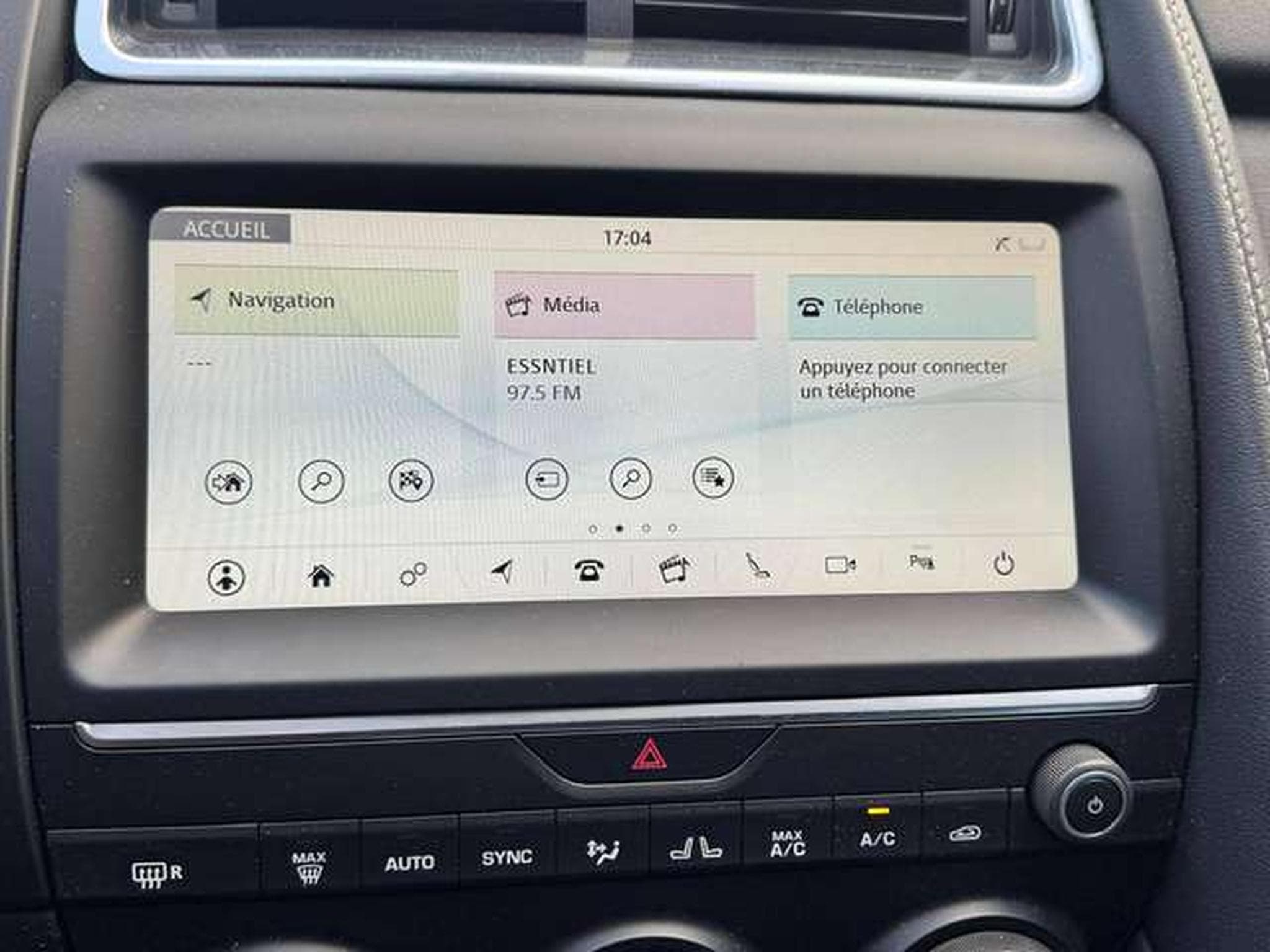 Jaguar E-Pace E-Pace P200 AWD Aut. R-Dynamic S / 1er owner / jusqu'à 36 mo (2020) - Foto 14