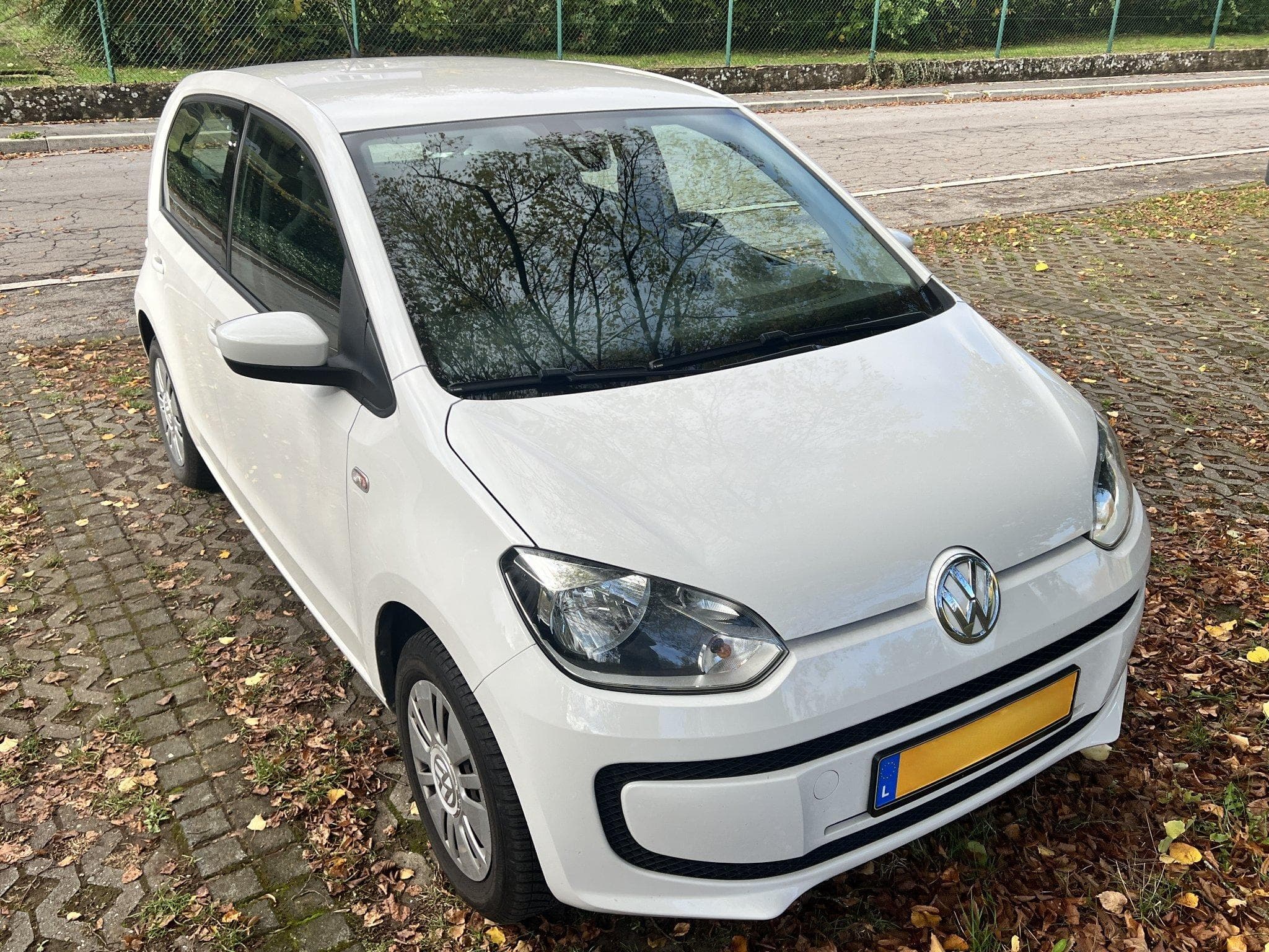 VW UP (2015) - Photo 1