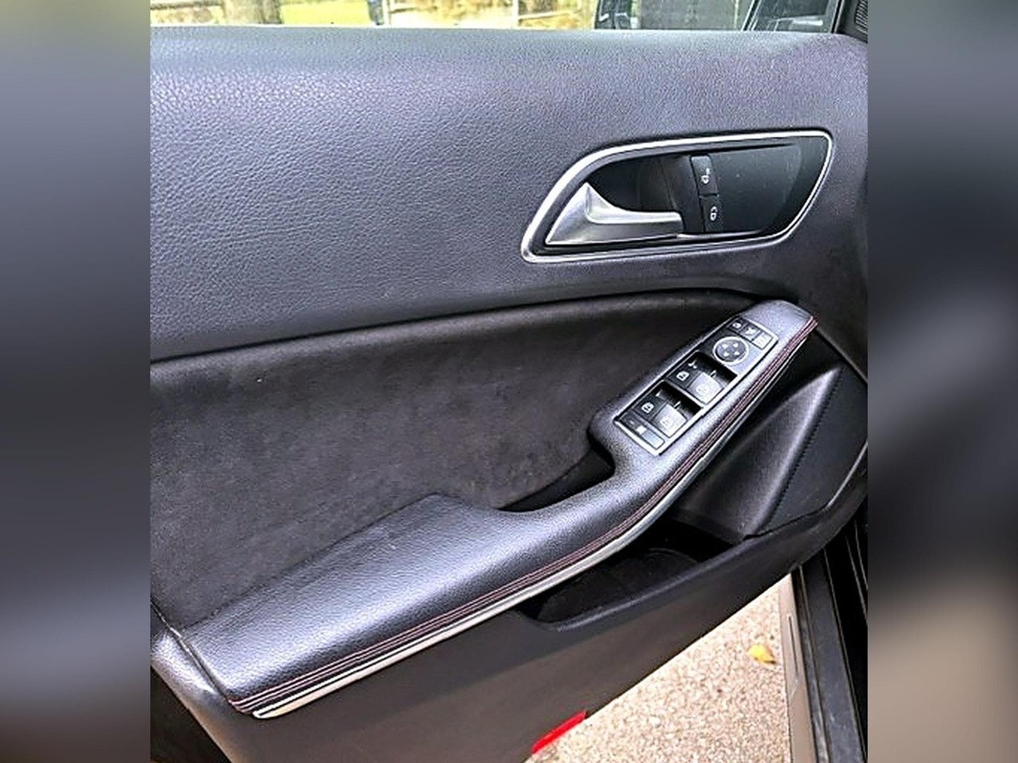 Mercedes GLA 200 CDI AMG Line 7G-DCT (2015) - Photo 6