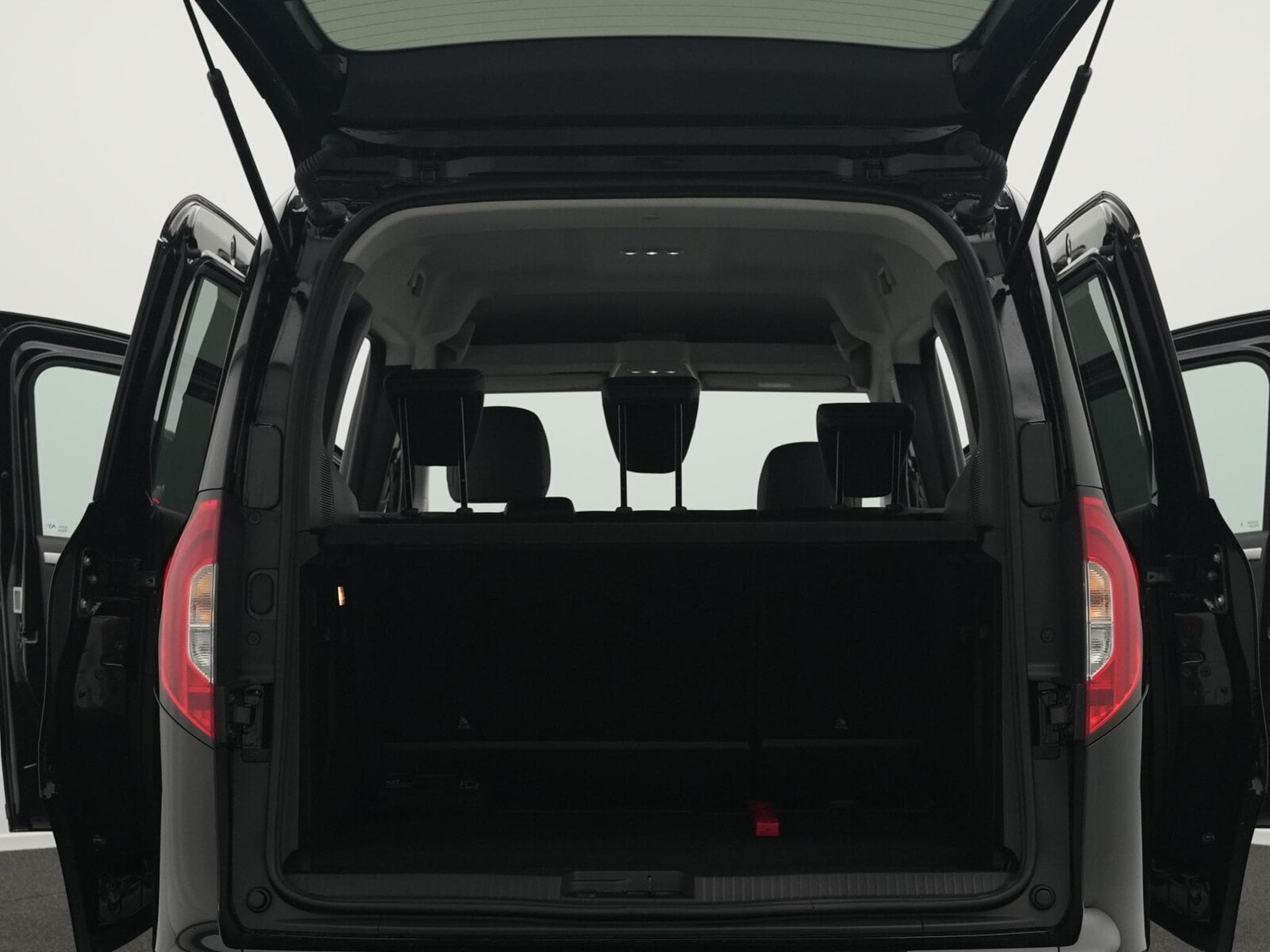 Mercedes T Progressive standard (2026) - Photo 15