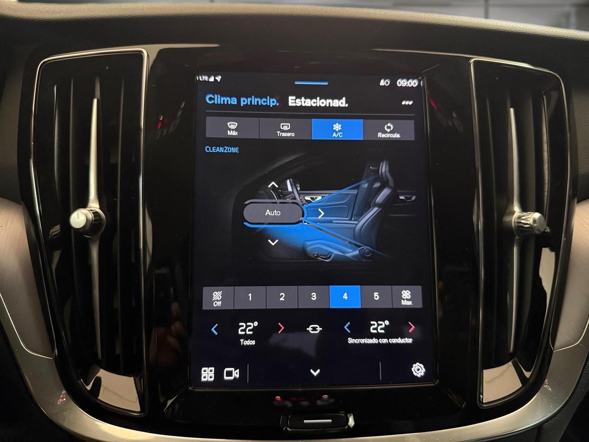 Volvo S60 -48% B4 MHEV 197cv BVA +GPS+CAM+LED+Options (2024) - Photo 13