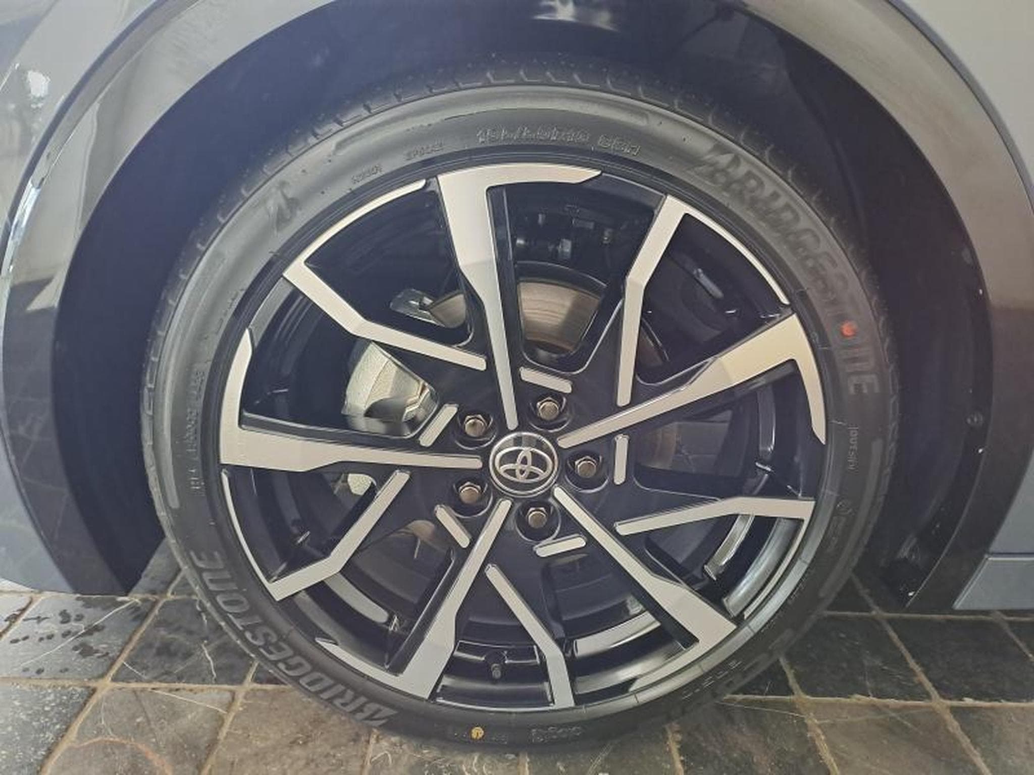 Toyota Prius Premium Plus PHEV (2024) - Foto 15