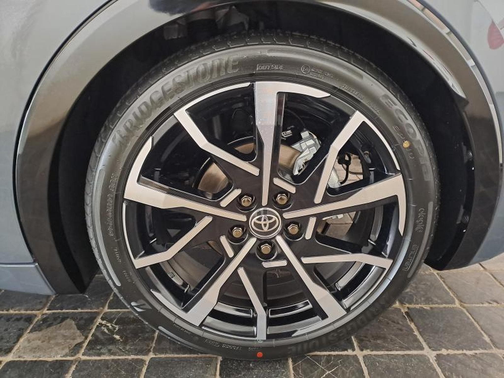 Toyota Prius Premium Plus PHEV (2024) - Foto 16