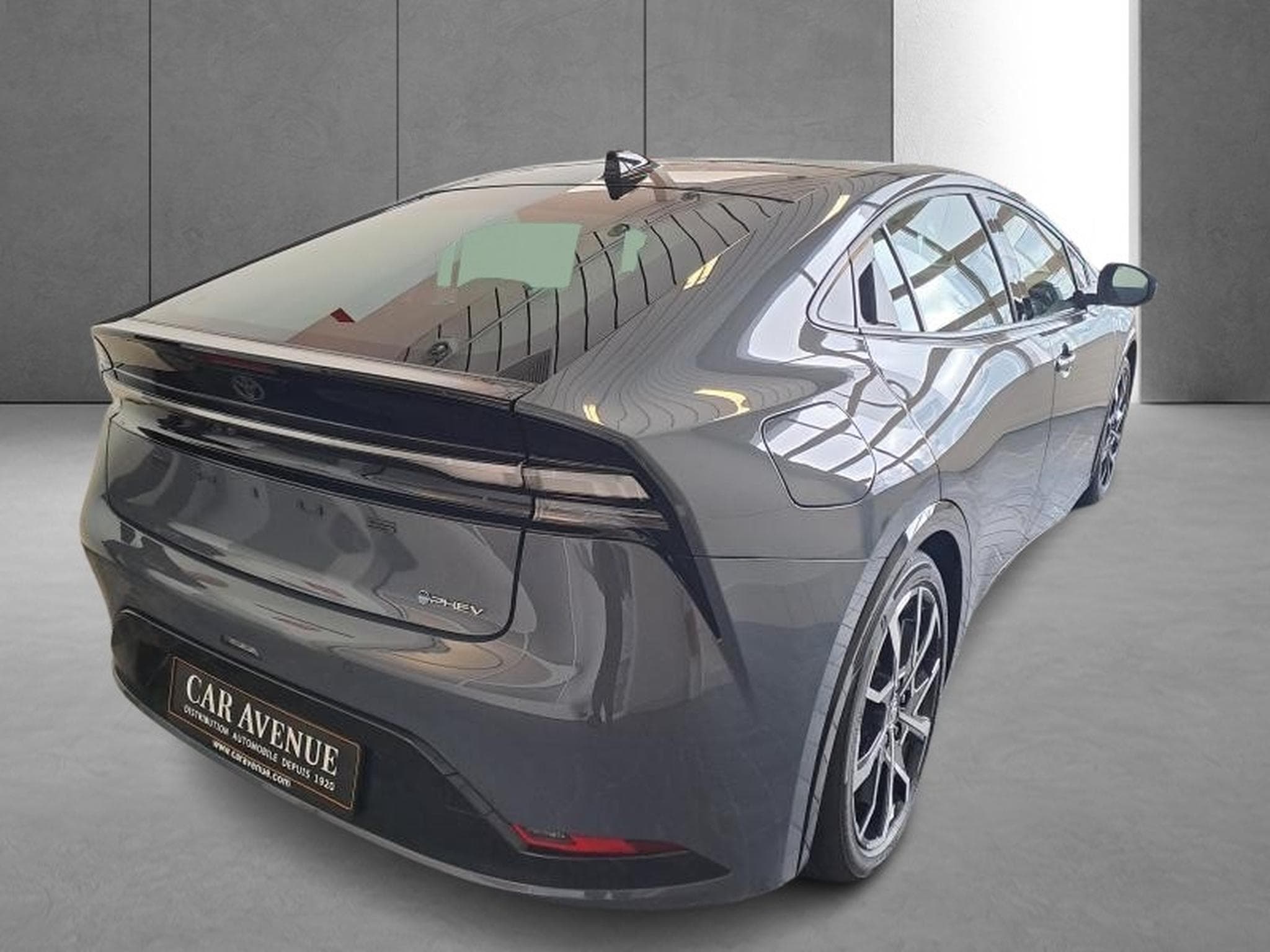 Toyota Prius Premium Plus PHEV (2024) - Foto 2