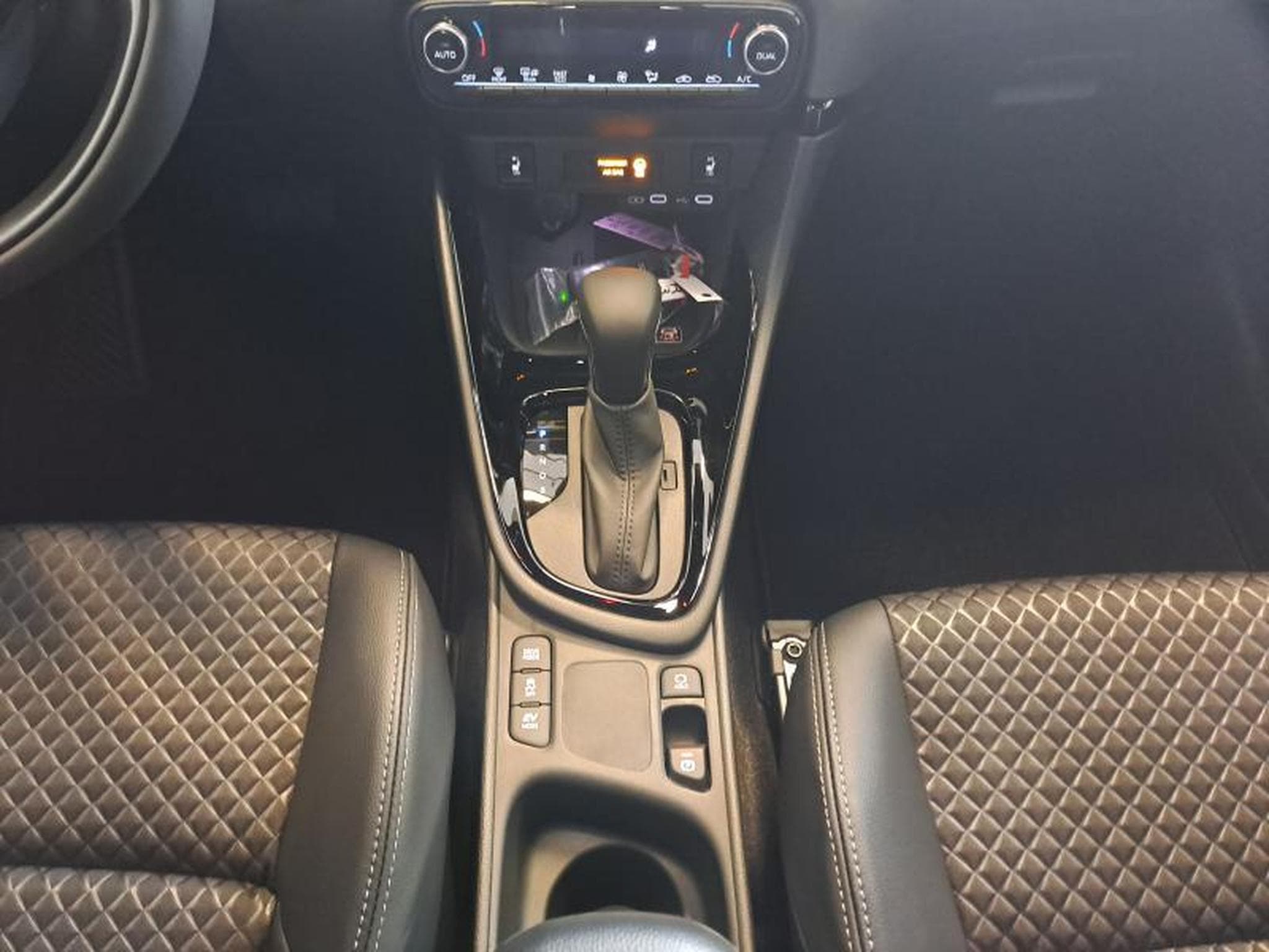 Toyota Yaris Style (2024) - Foto 15