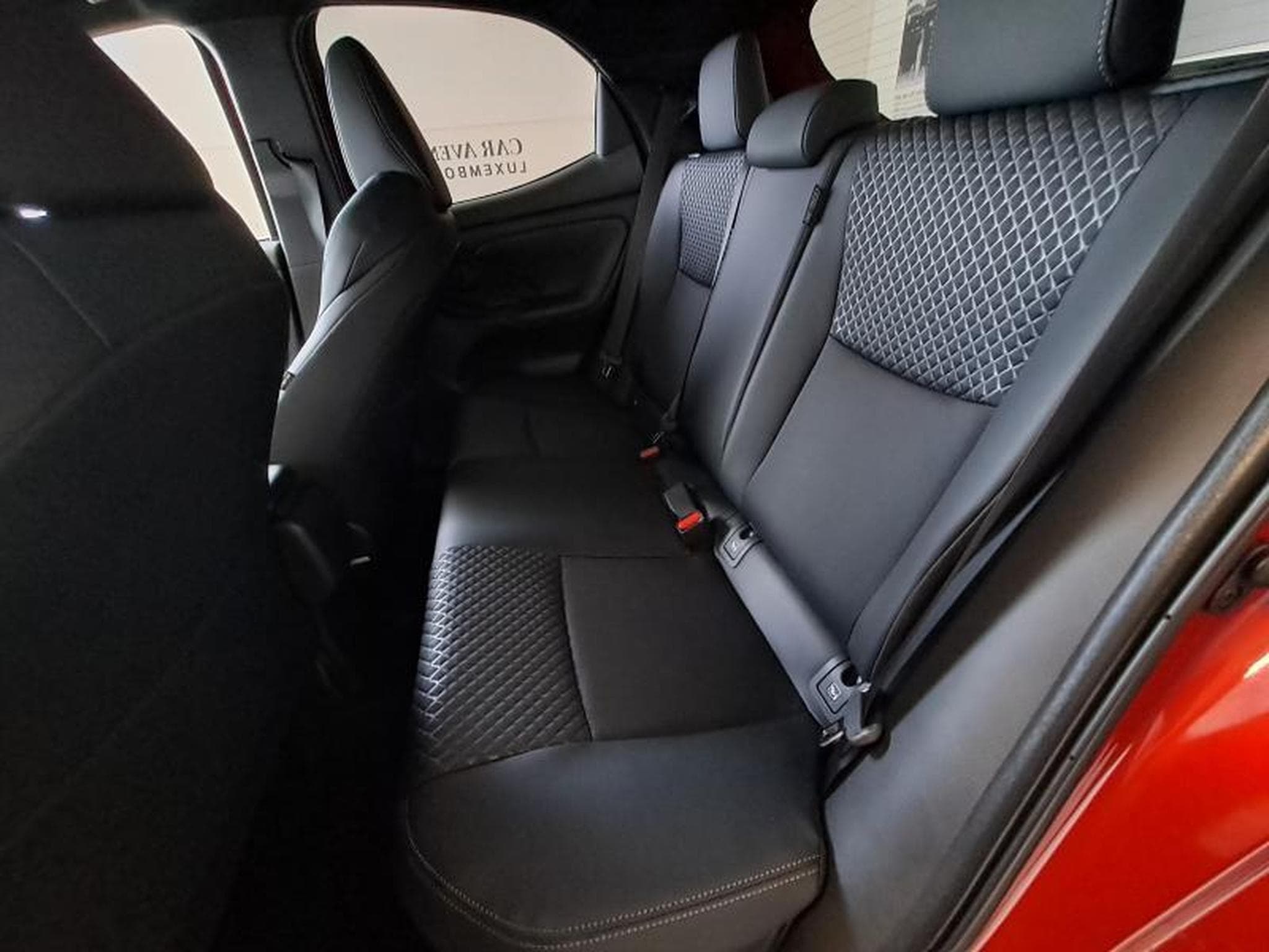 Toyota Yaris Style (2024) - Foto 16