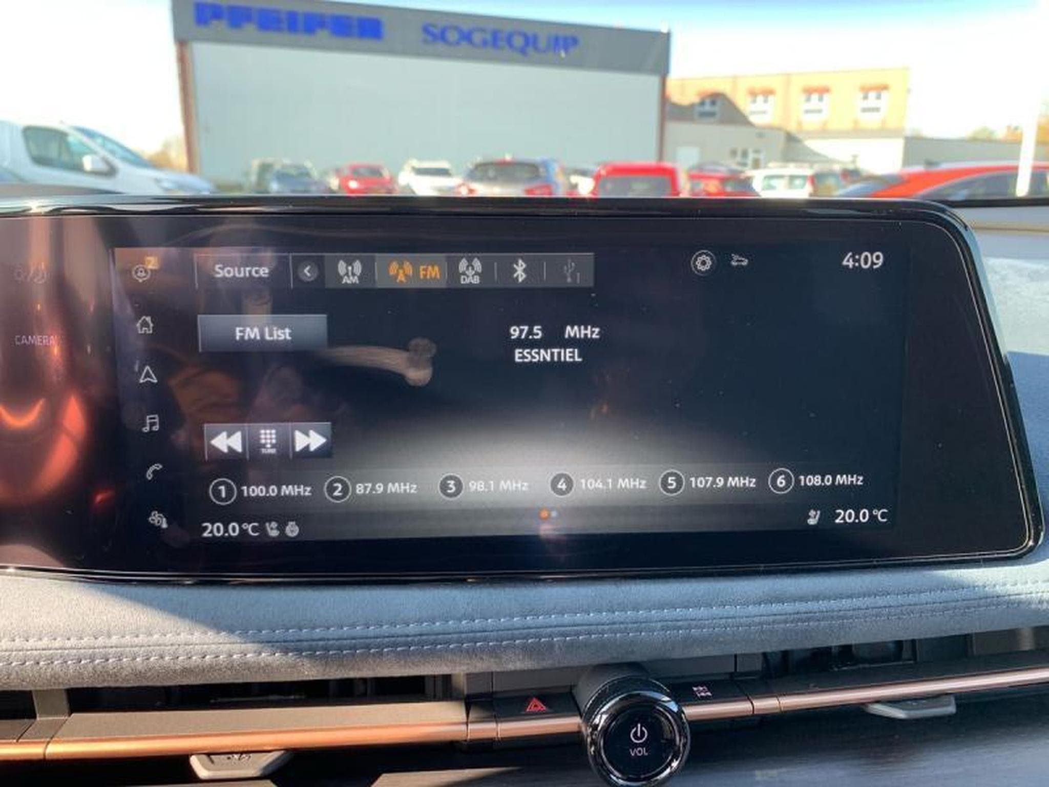 Nissan Ariya EVOLVE (2025) - Foto 18