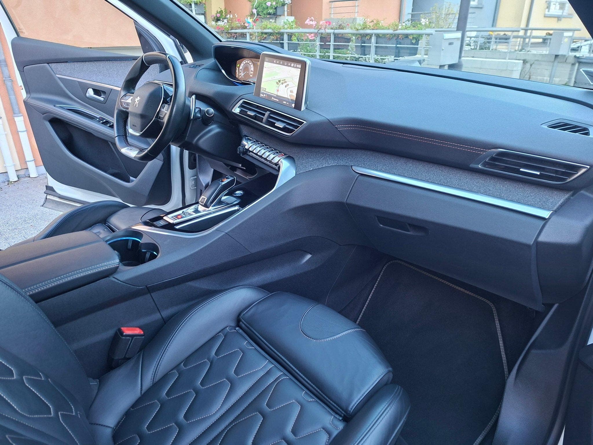 Peugeot 3008 GT Line (2019) - Photo 9