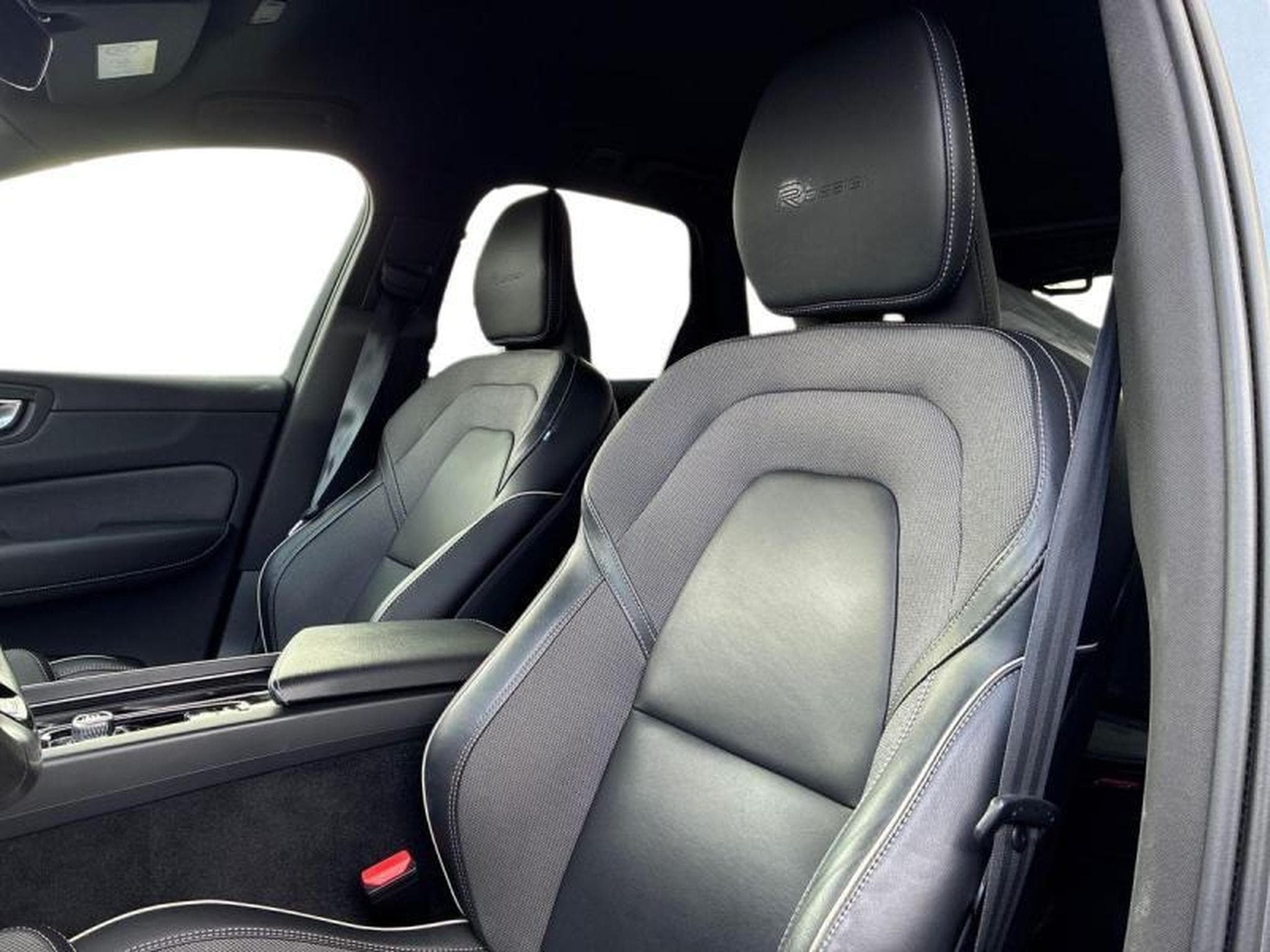 Volvo XC60 AIR LINE (2020) - Foto 11