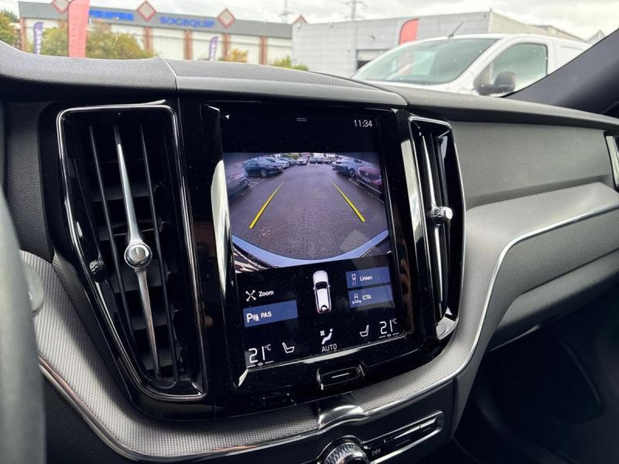 Volvo XC60 AIR LINE (2020) - Foto 15