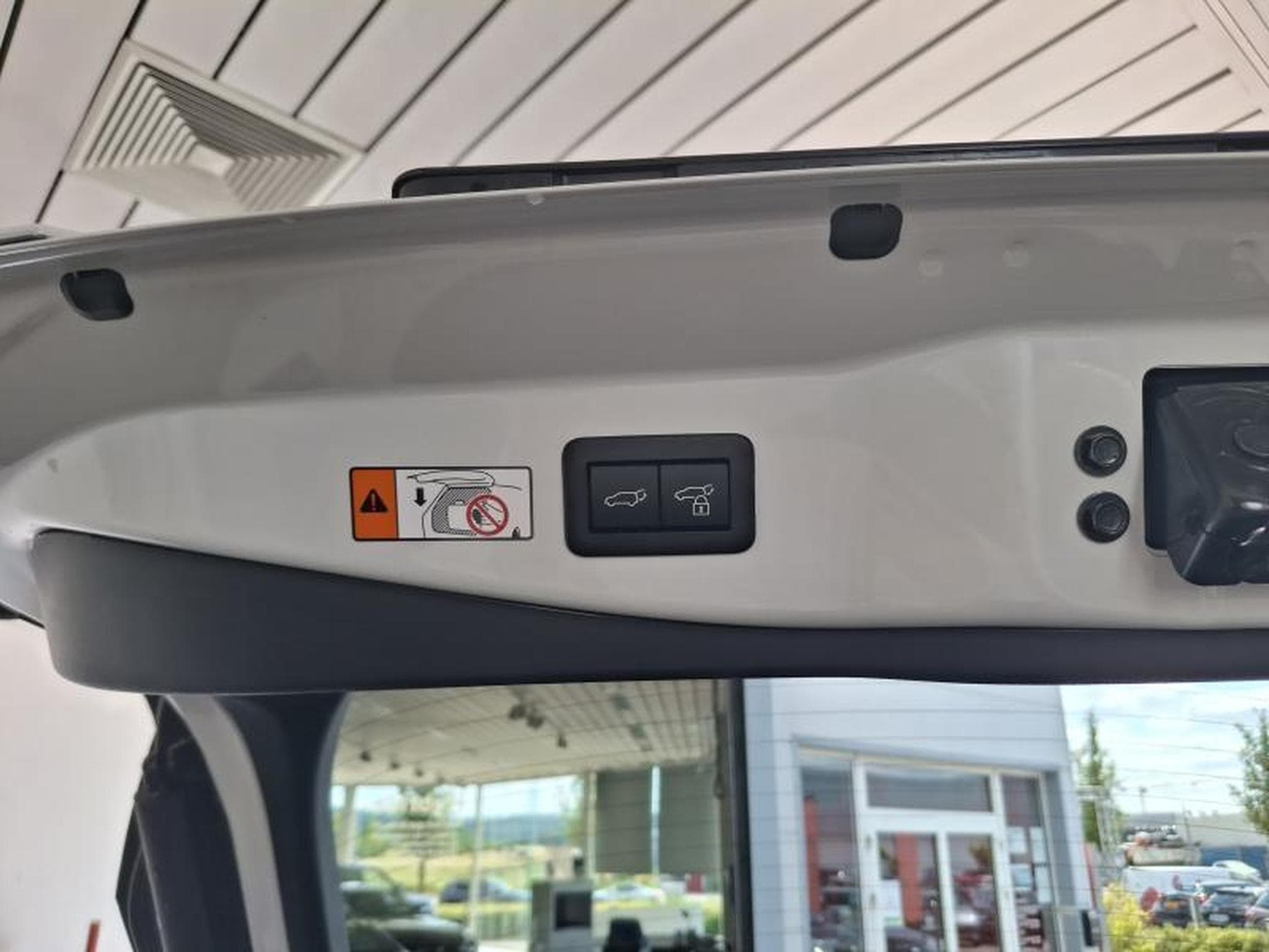 Toyota C-HR Elite PHEV (2025) - Foto 16