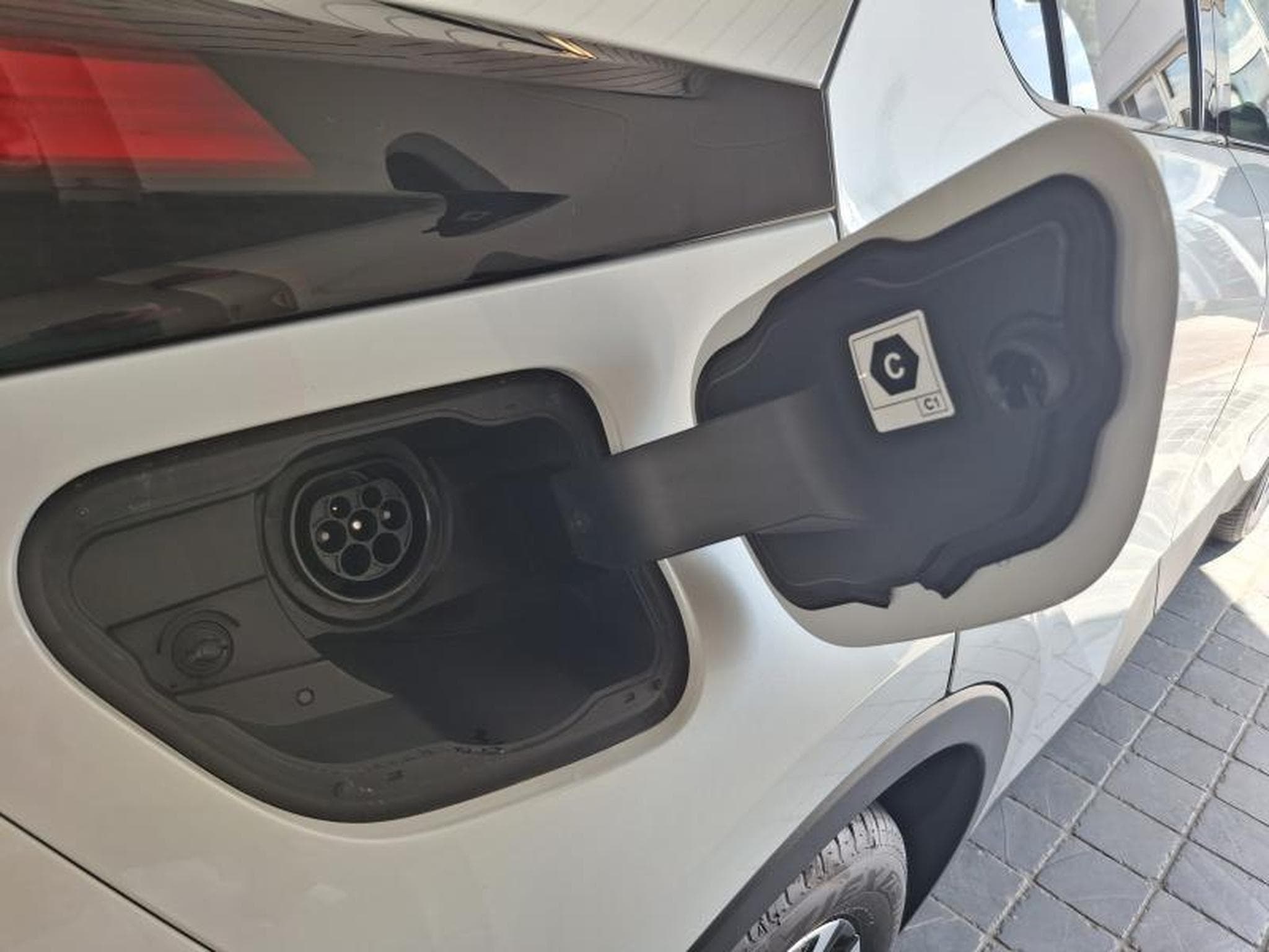 Toyota C-HR Elite PHEV (2025) - Foto 17