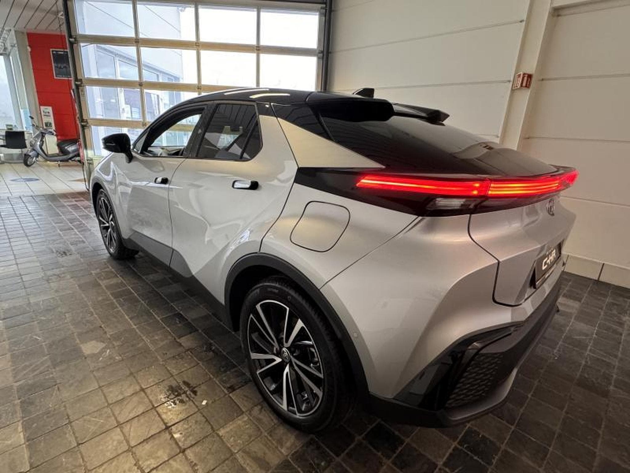 Toyota C-HR PRIME + Luxury Pack (2025) - Foto 6