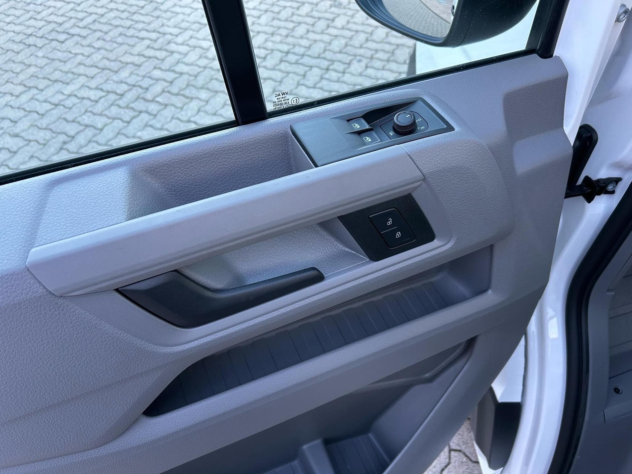 VW Crafter 35 2.0 TDI (2026) - Foto 3