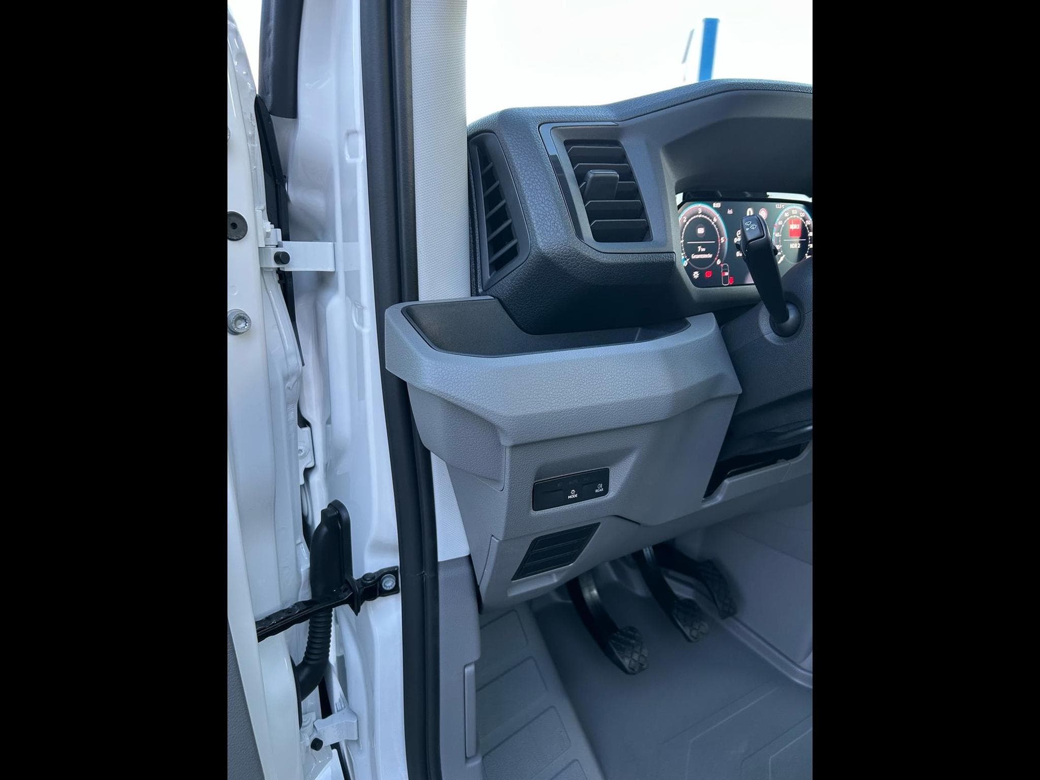 VW Crafter 35 2.0 TDI (2026) - Foto 4