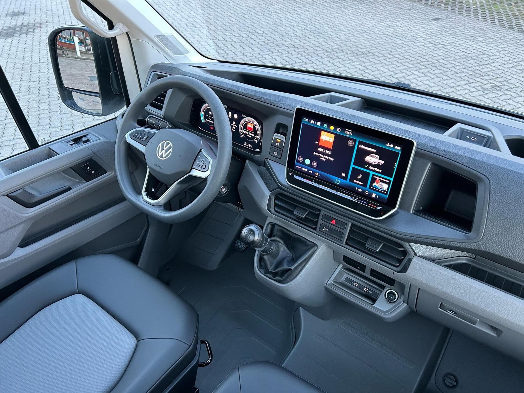 VW Crafter 35 2.0 TDI (2026) - Foto 7