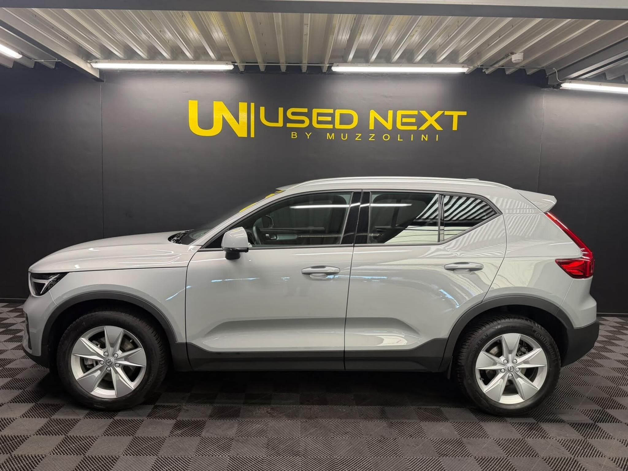 Volvo XC40 CORE HEV 163CV (2024) - Photo 5
