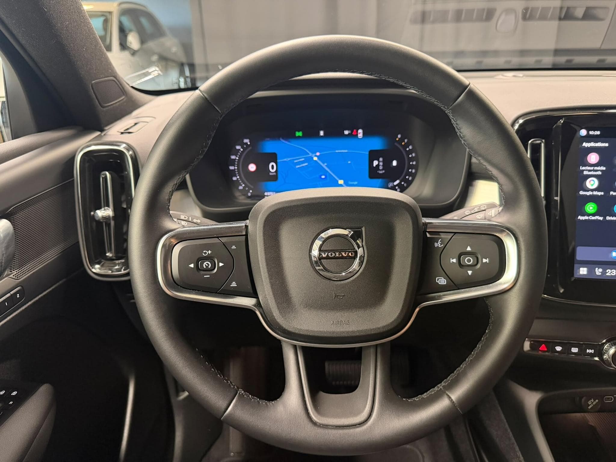 Volvo XC40 CORE HEV 163CV (2024) - Photo 8