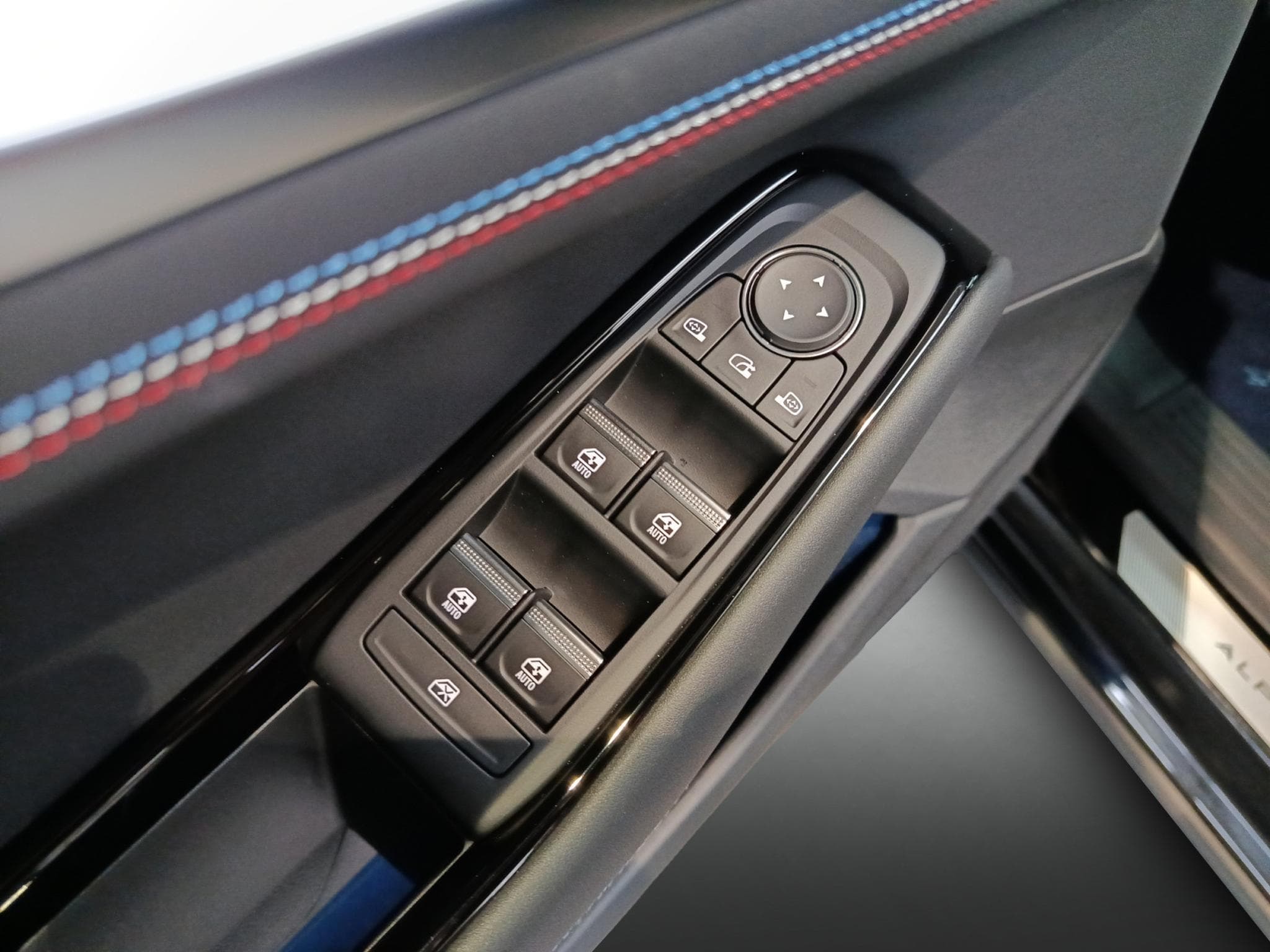 Renault Rafale Esprit Alpine E-Tech Full Hybrid 200 (2025) - Photo 14