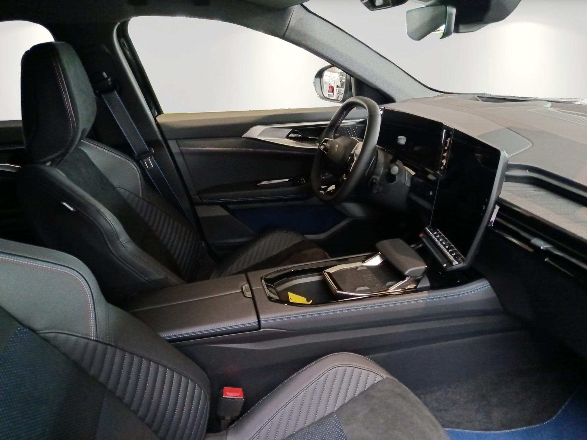 Renault Rafale Esprit Alpine E-Tech Full Hybrid 200 (2025) - Photo 15