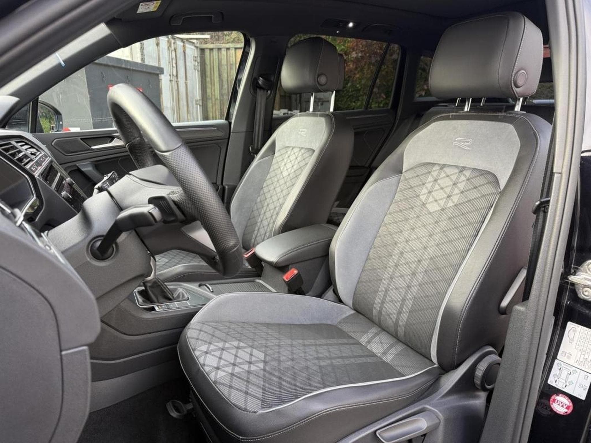 VW Tiguan -37% 2.0 TDI 150Ch R-Line (2024) - Photo 13