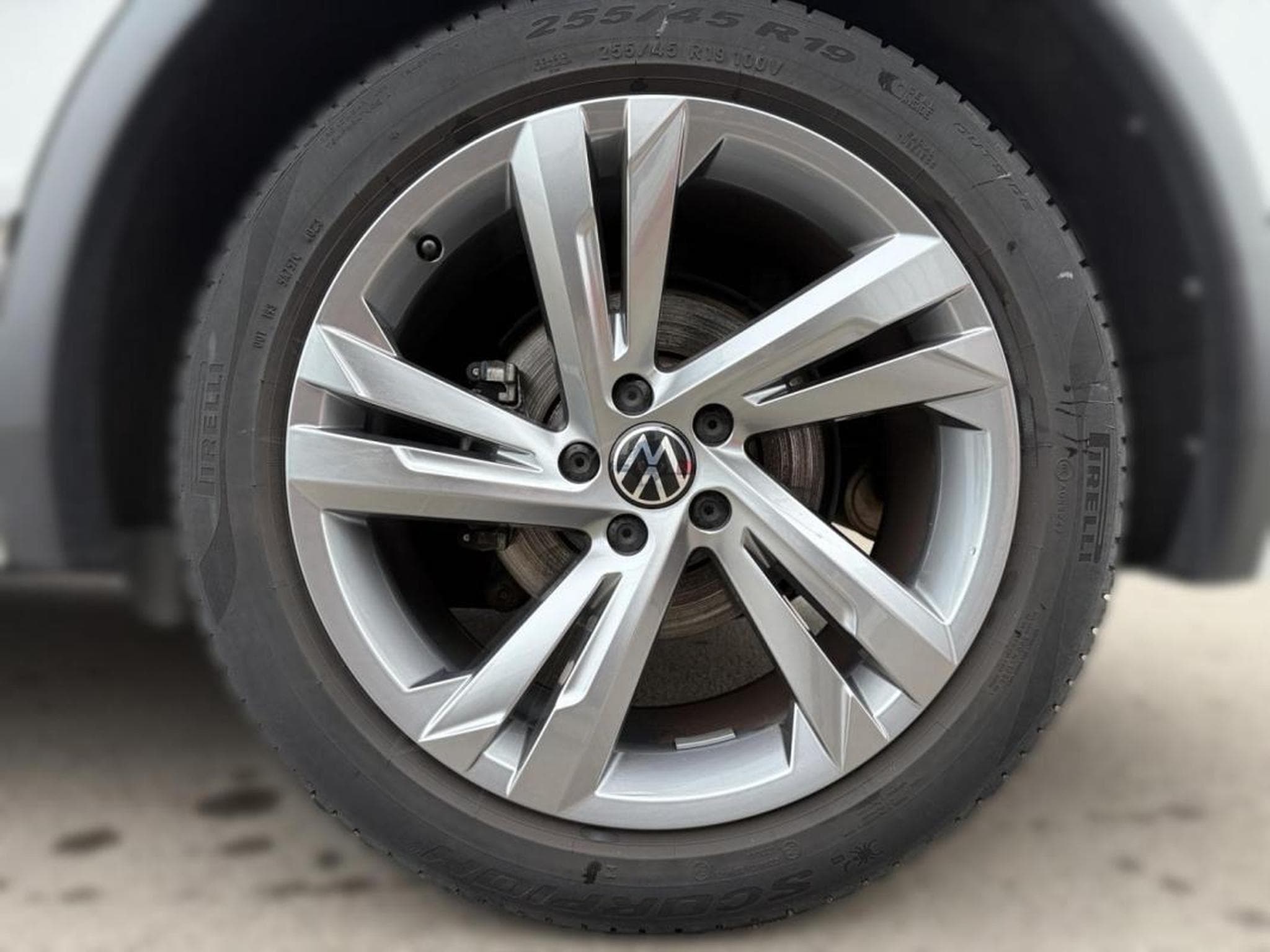 VW Tiguan -35% 1.5 TSI R-Line 150Ch (2024) - Photo 9