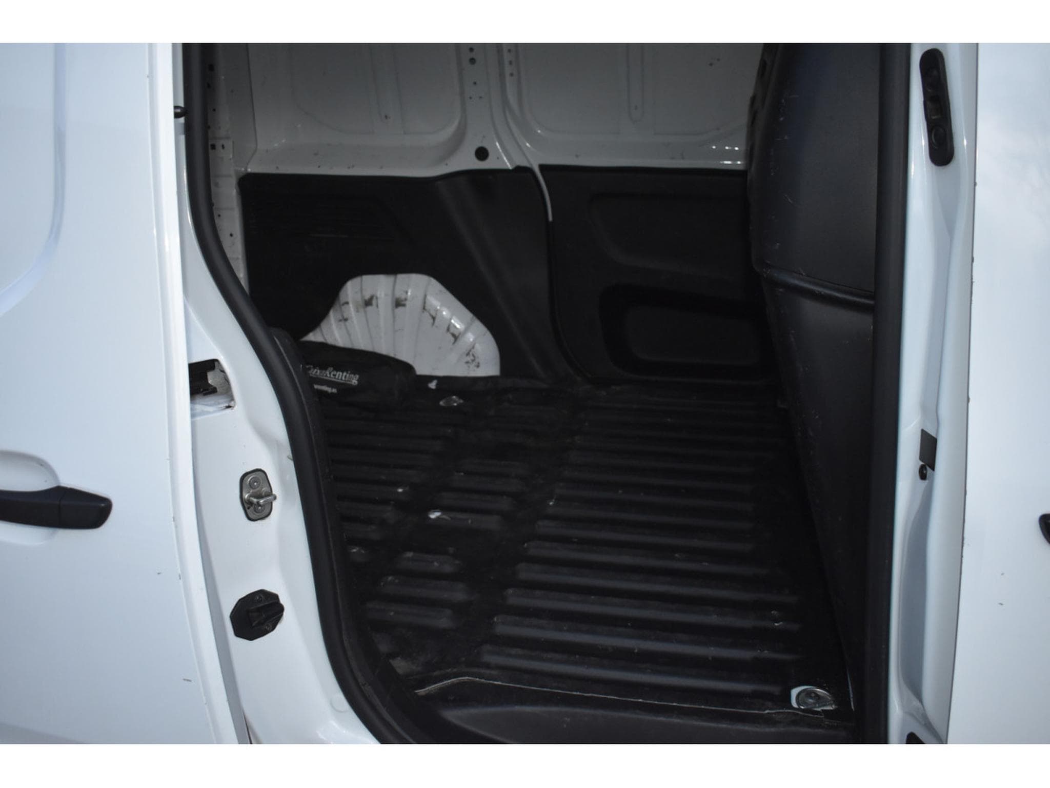 Peugeot Partner 1,5 HDI 100 Airco Très soigné (2021) - Photo 7