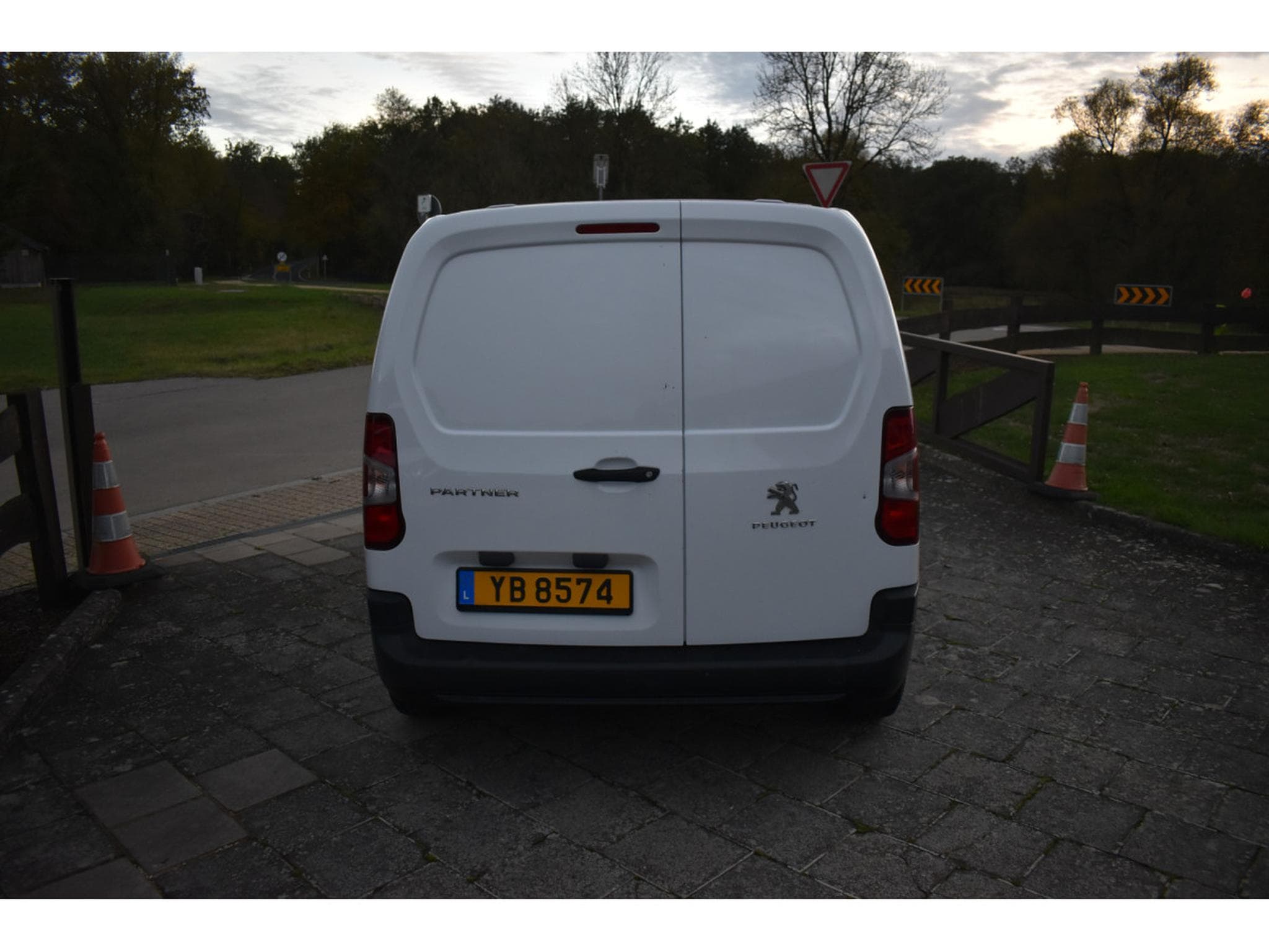 Peugeot Partner 1,5 HDI 100 Airco Très soigné (2021) - Photo 5