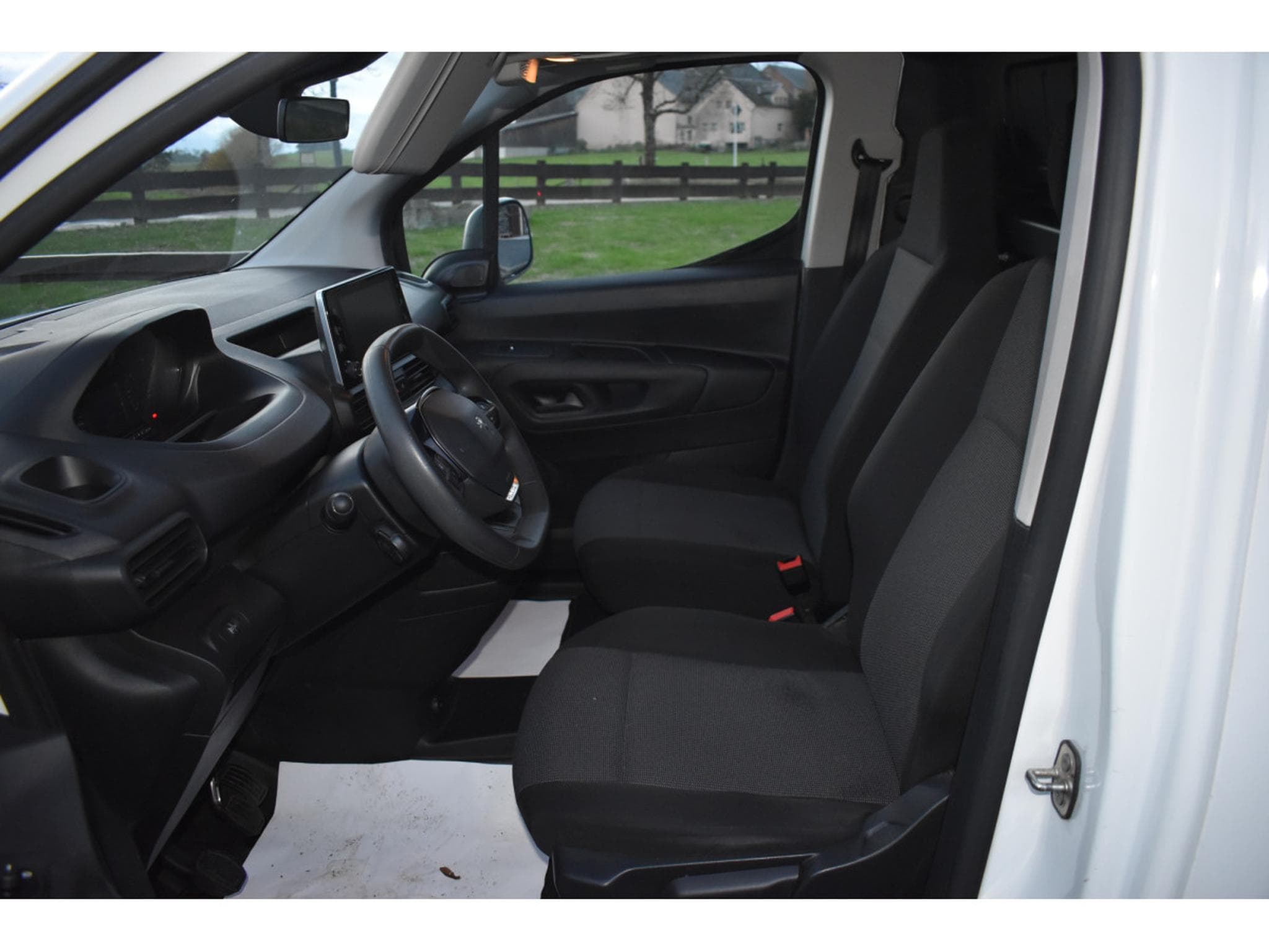 Peugeot Partner 1,5 HDI 100 Airco Très soigné (2021) - Photo 10