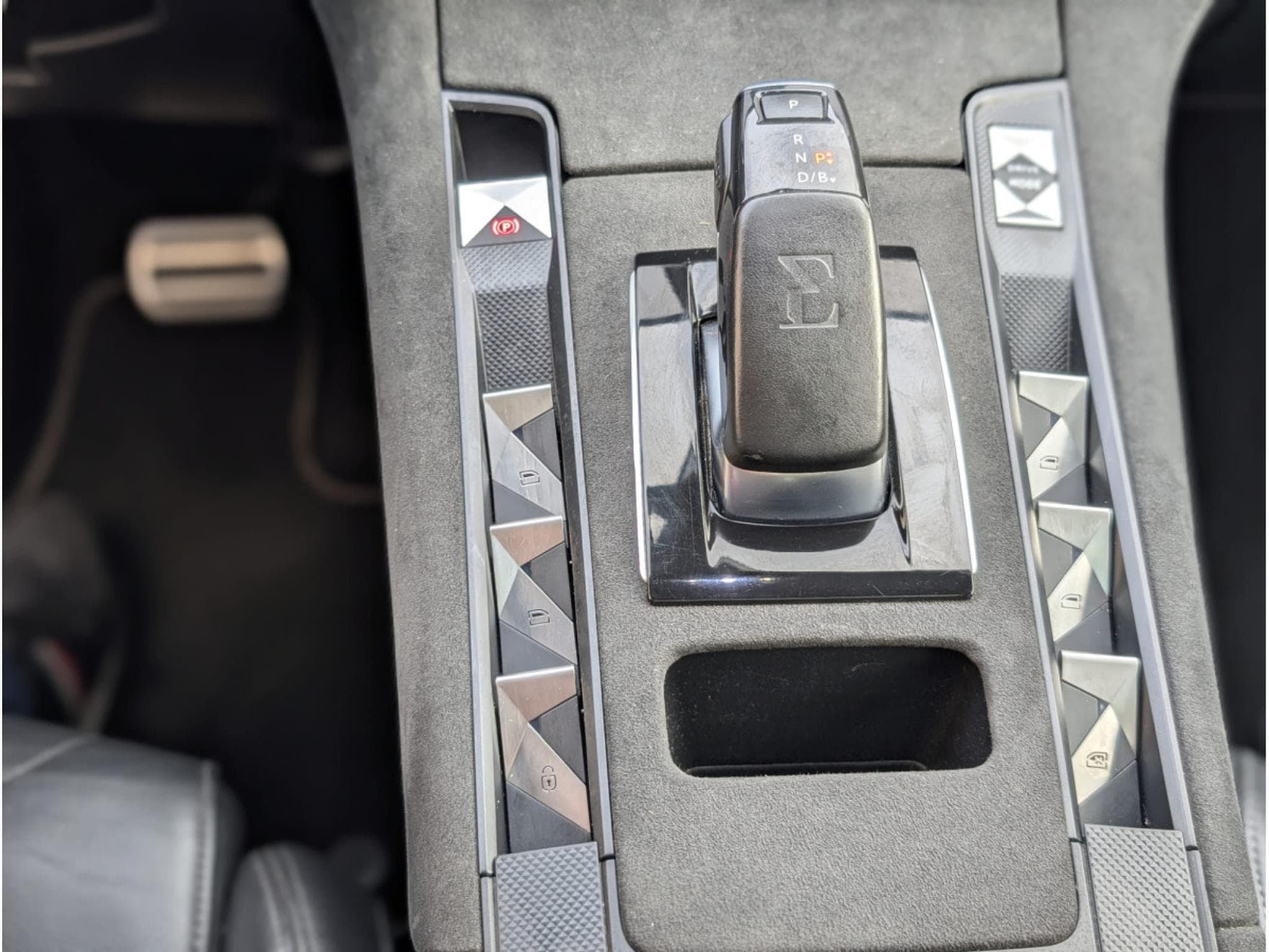 DS Automobiles DS7 CROSSBACK E-TENSE 4X4 (2020) - Photo 11