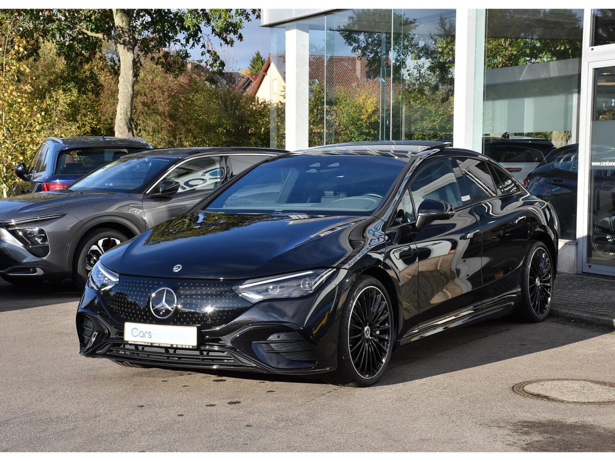 Mercedes EQE 300 AMG Line AIRMATIC DISTR CUIR MEMO PANO BURMESTER CAM360 (2025) - Photo 2