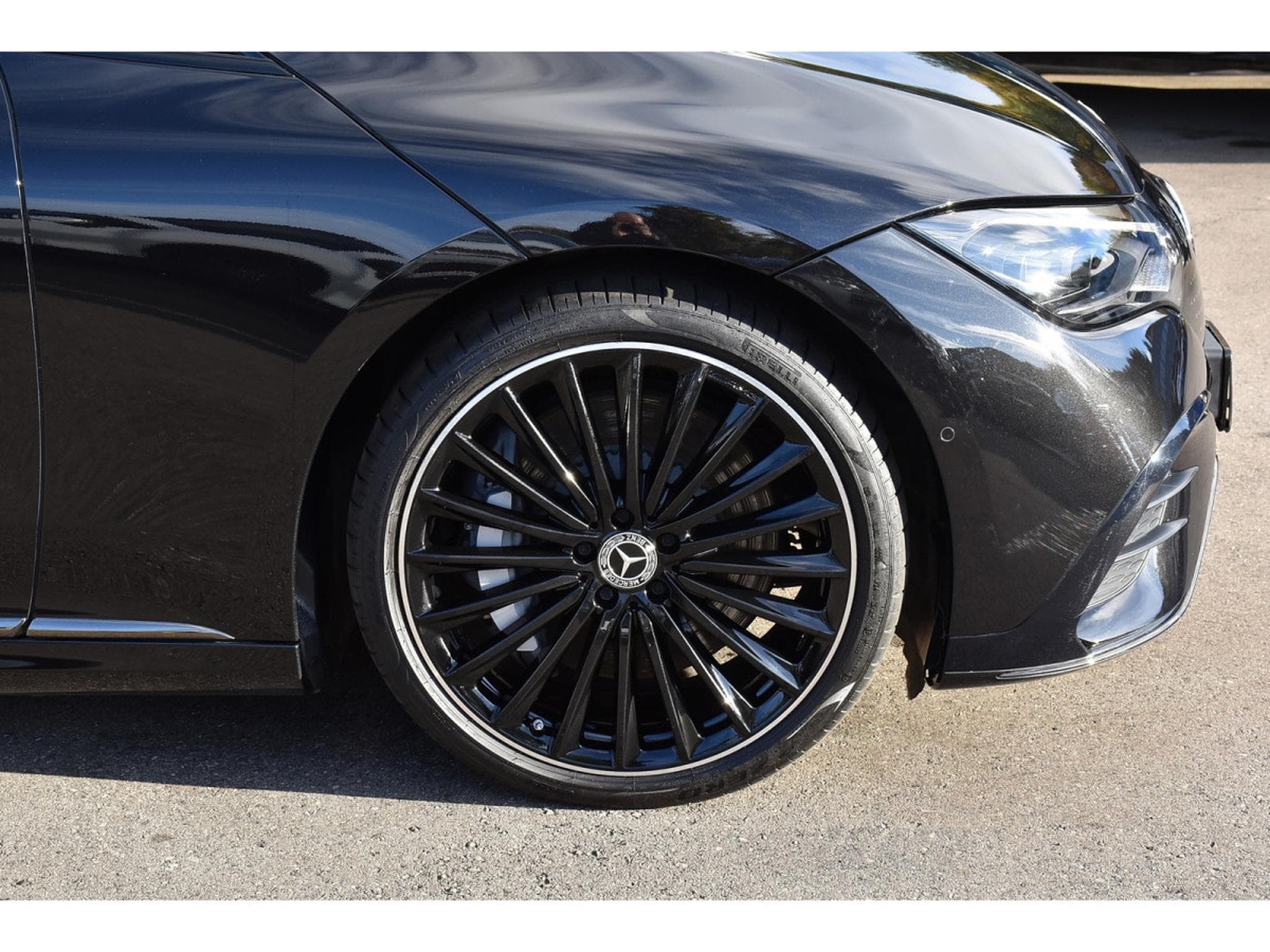 Mercedes EQE 300 AMG Line AIRMATIC DISTR CUIR MEMO PANO BURMESTER CAM360 (2025) - Photo 5