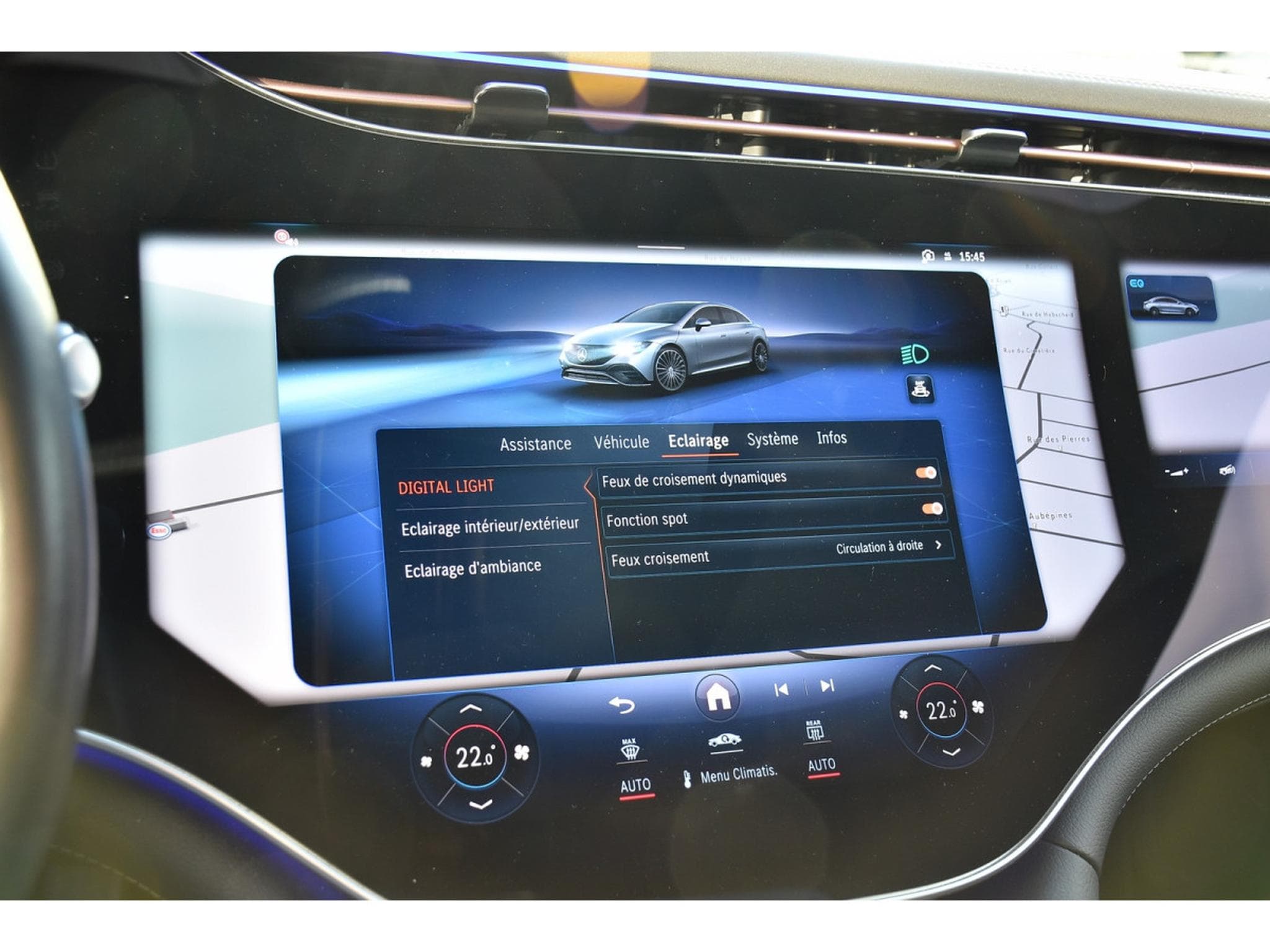 Mercedes EQE 300 AMG Line AIRMATIC DISTR CUIR MEMO PANO BURMESTER CAM360 (2025) - Photo 13