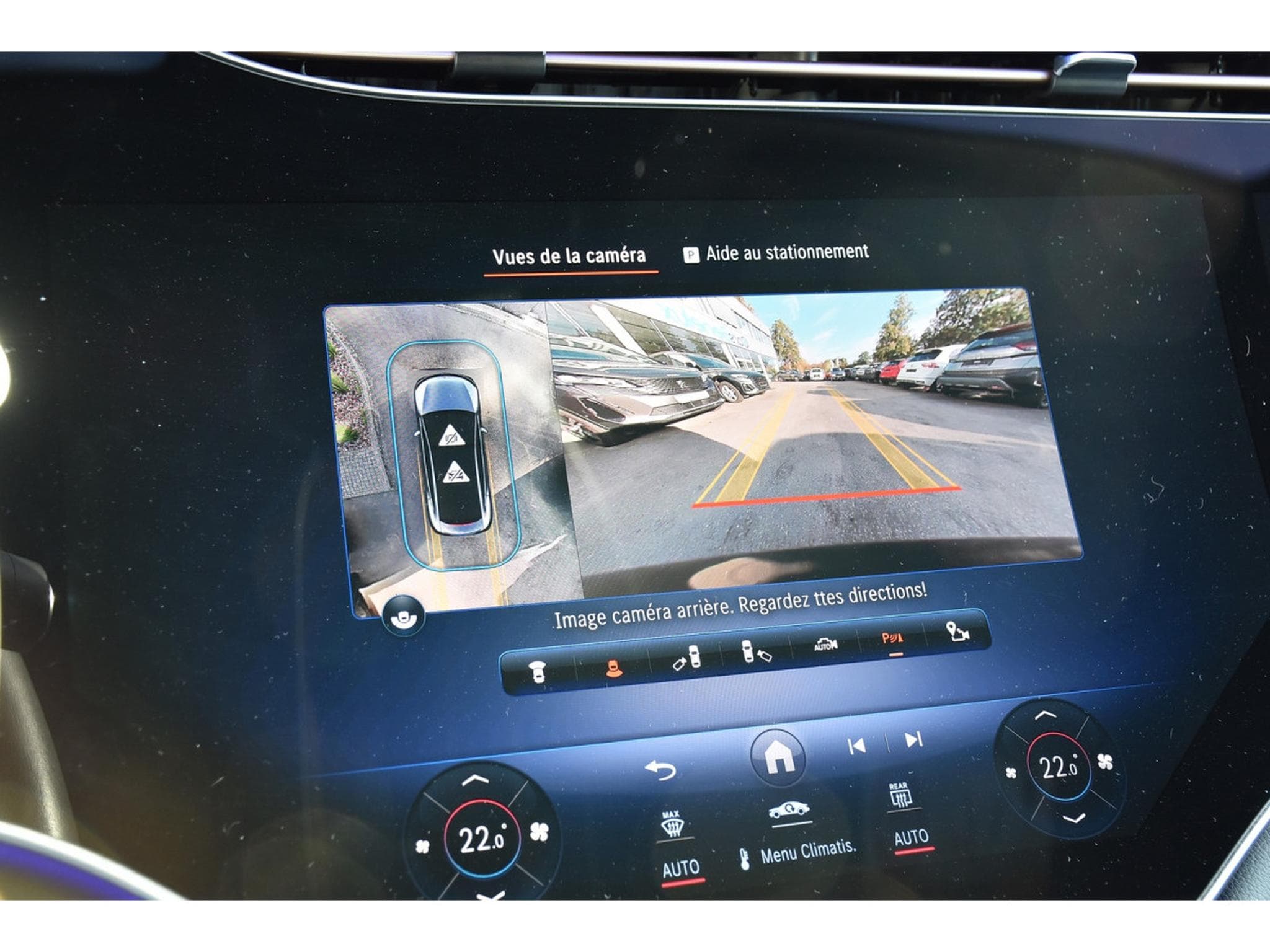 Mercedes EQE 300 AMG Line AIRMATIC DISTR CUIR MEMO PANO BURMESTER CAM360 (2025) - Photo 14