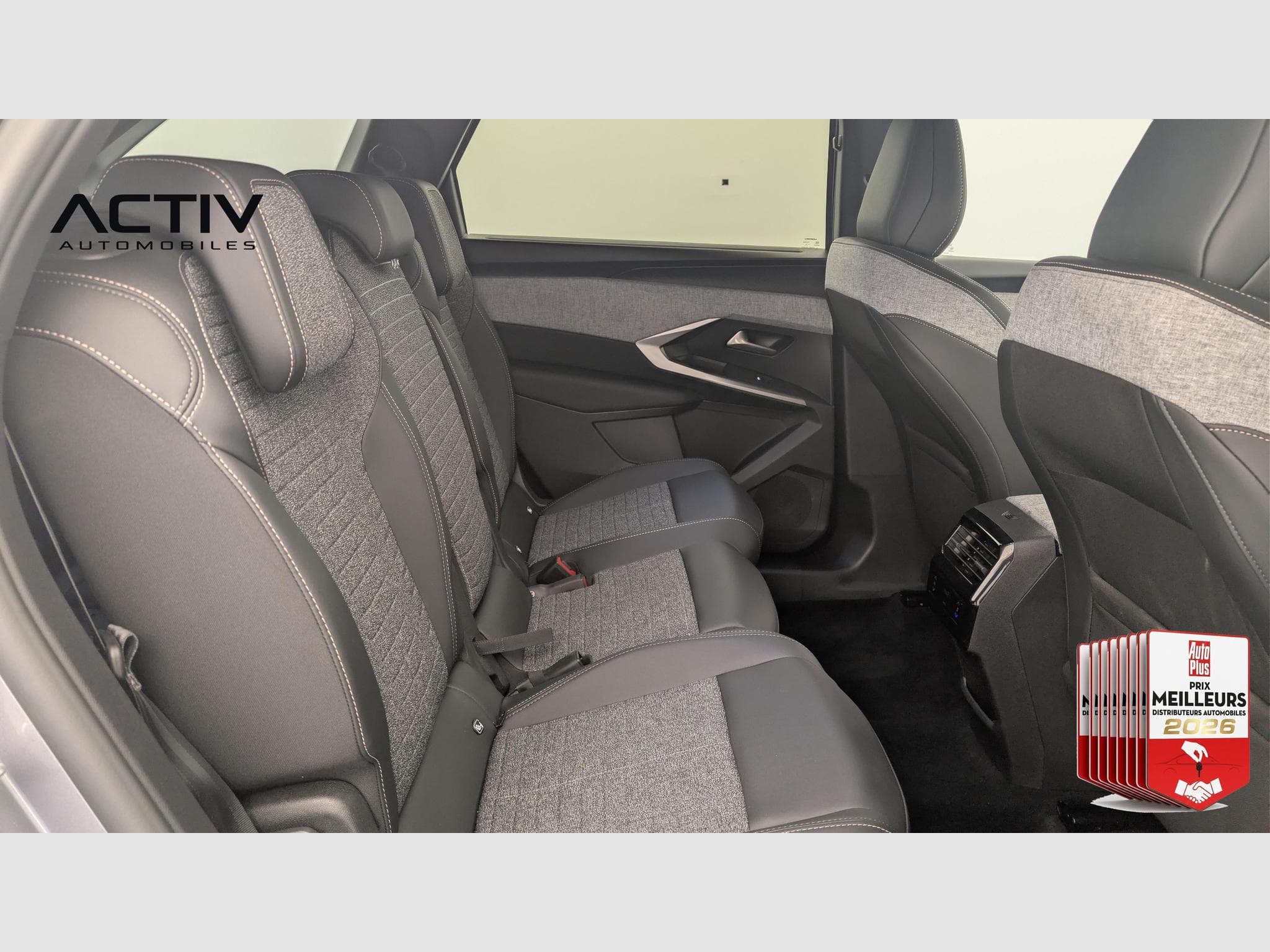 Peugeot 5008 HYBRID 145 CH E-DCS6 ALLURE (2025) - Photo 10
