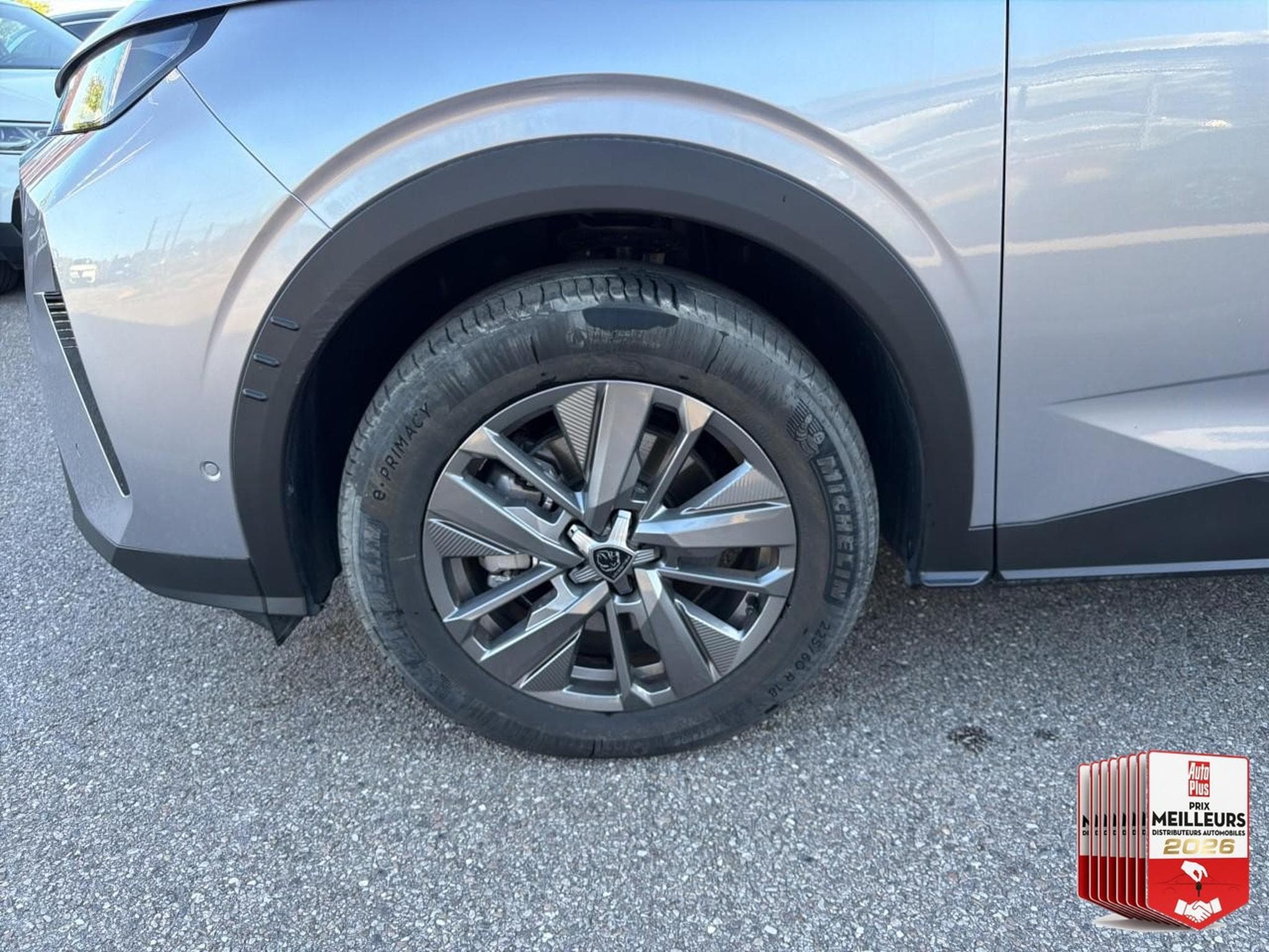Peugeot 5008 HYBRID 145 ALLURE E-DCS6 (2025) - Photo 15