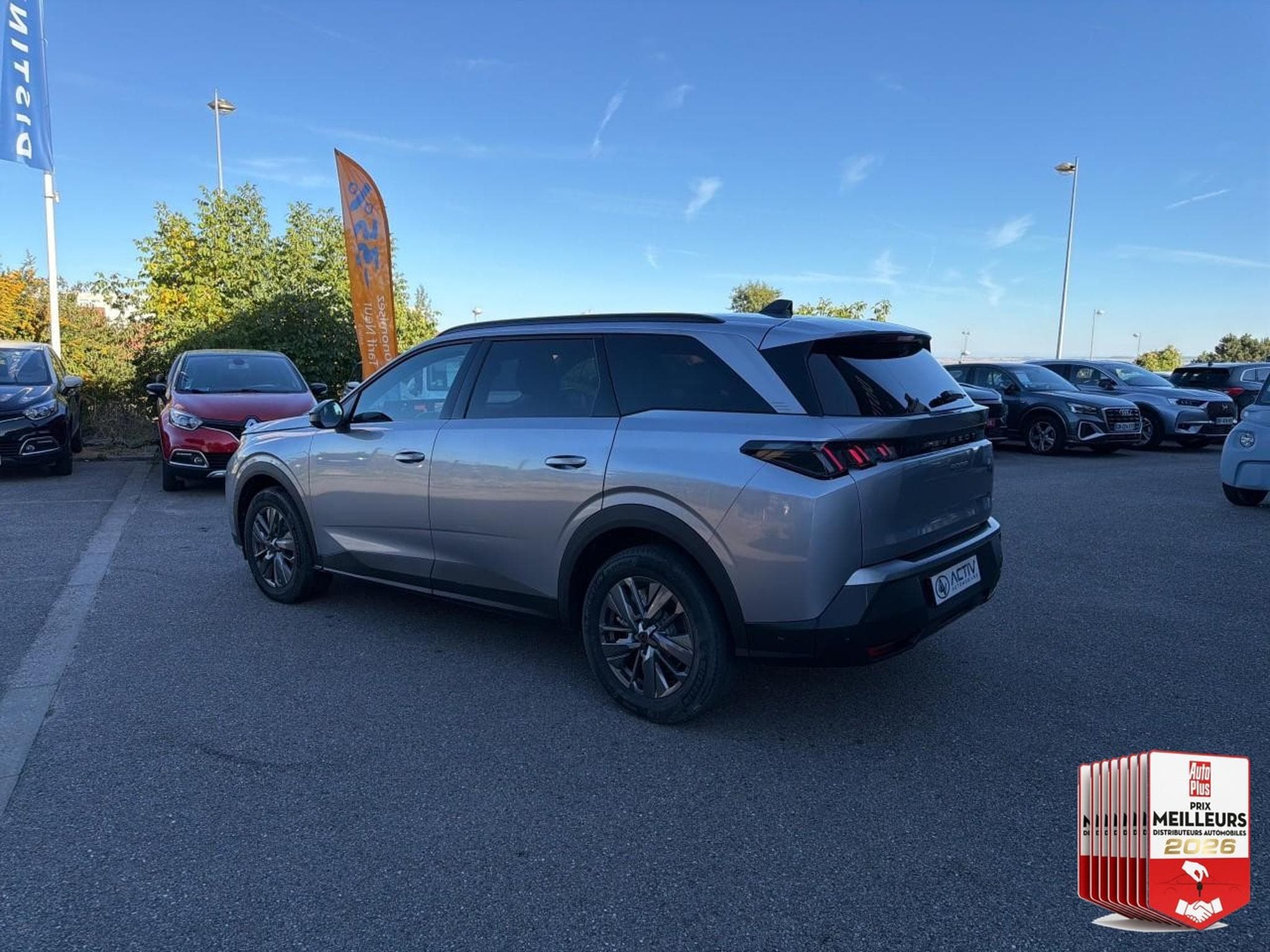 Peugeot 5008 HYBRID 145 ALLURE E-DCS6 (2025) - Photo 13