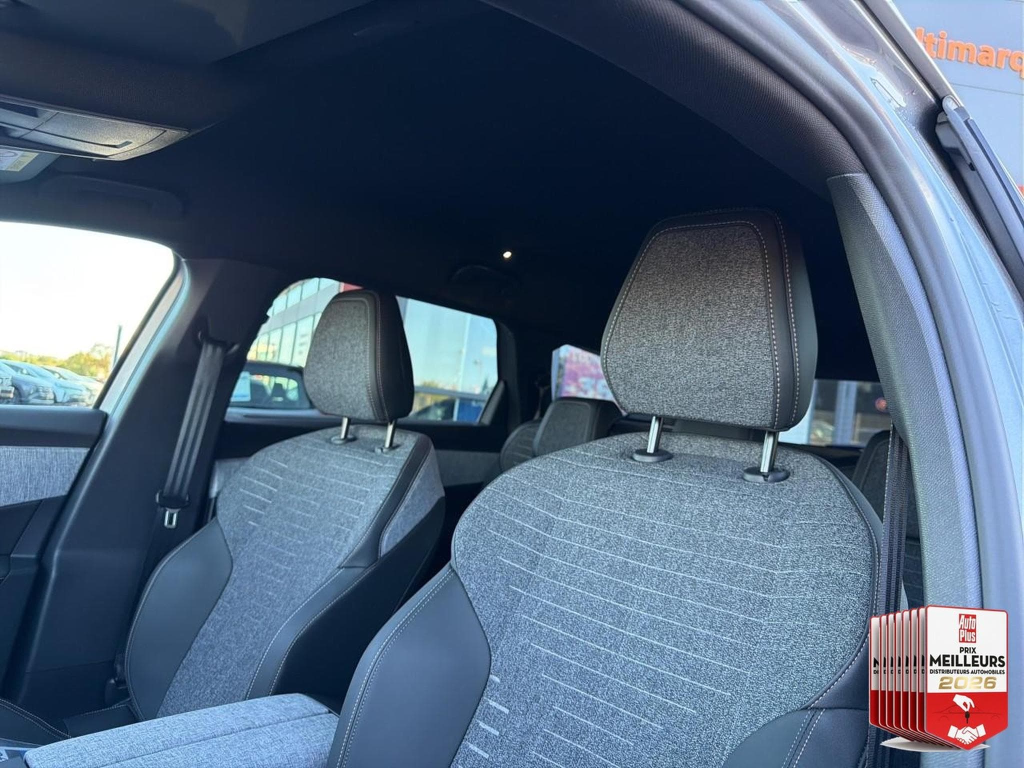 Peugeot 5008 HYBRID 145 ALLURE E-DCS6 (2025) - Photo 18