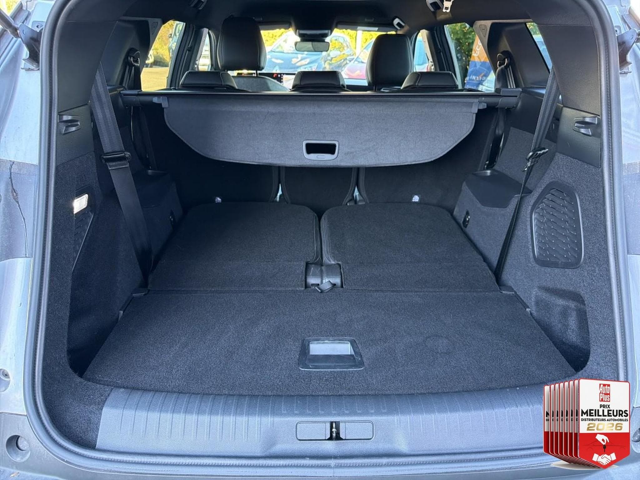 Peugeot 5008 HYBRID 145 ALLURE E-DCS6 (2025) - Photo 23