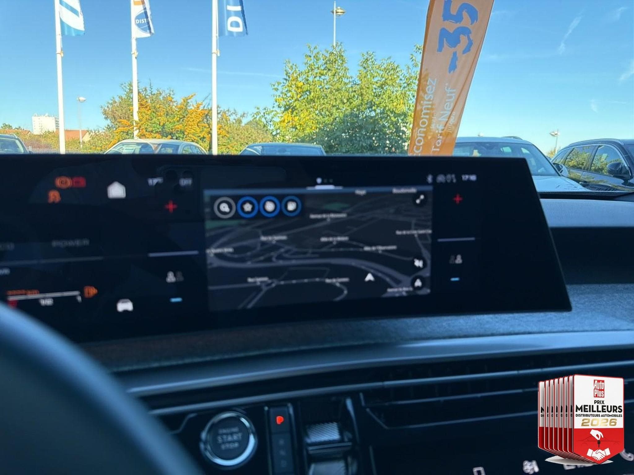 Peugeot 5008 HYBRID 145 ALLURE E-DCS6 (2025) - Photo 33