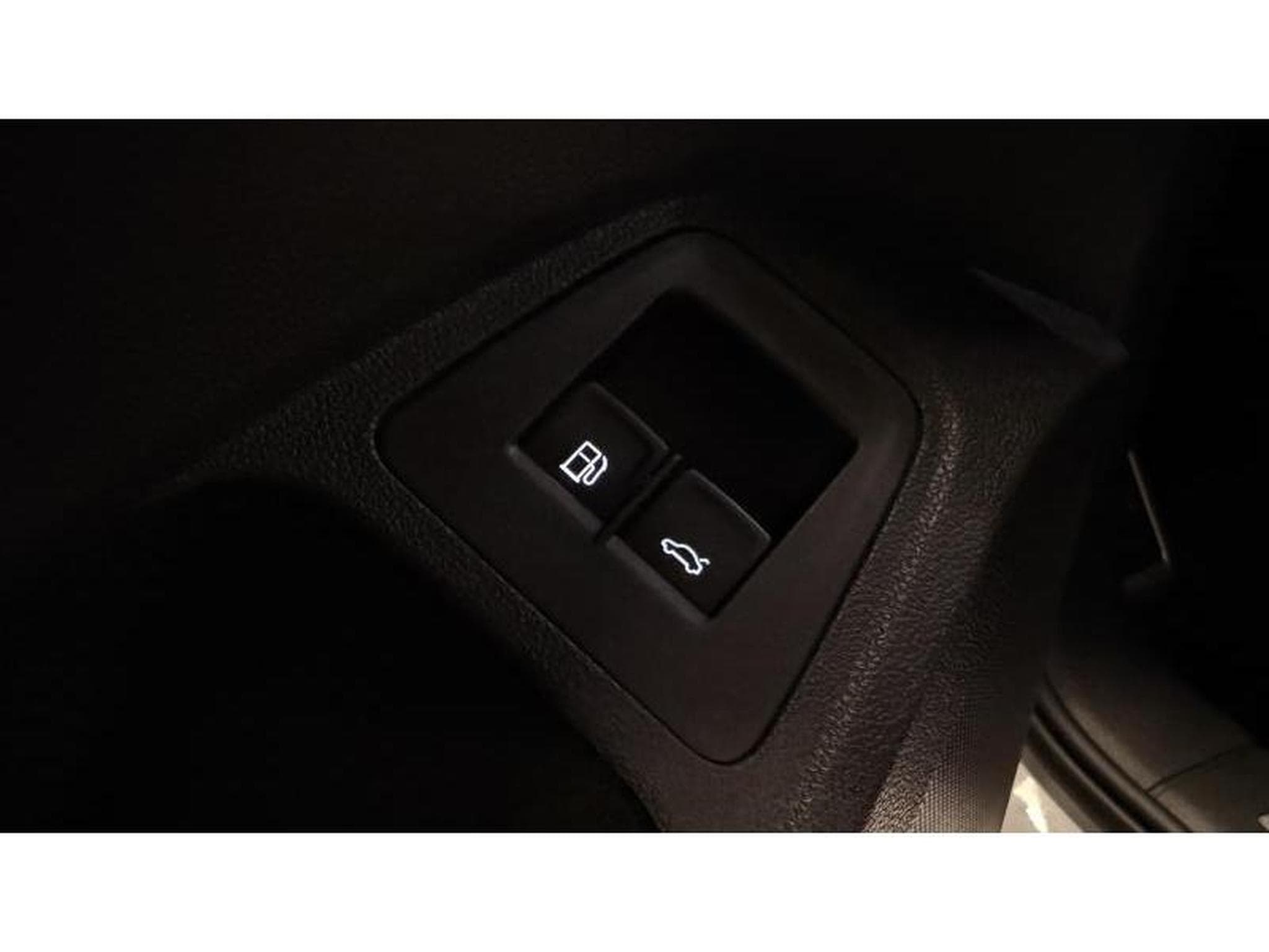 VW Tiguan R-LINE 1.4 HYBRID (2021) - Photo 11