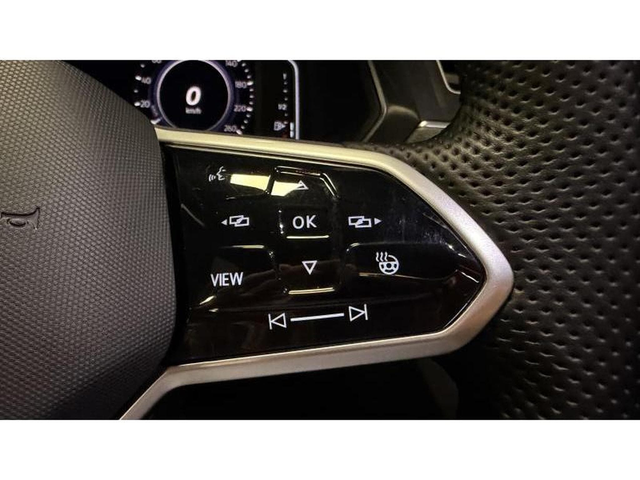 VW Tiguan R-LINE 1.4 HYBRID (2021) - Photo 14