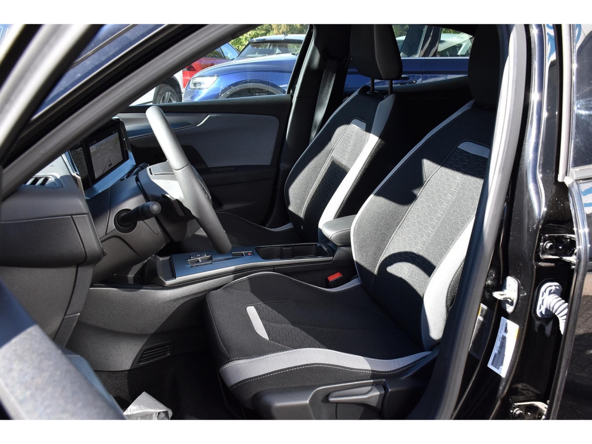 Opel Mokka 1.2 Turbo MHEV 145 Edition e-DCT6 ACC SIDE GPS CAM 1° MAIN (2025) - Foto 6