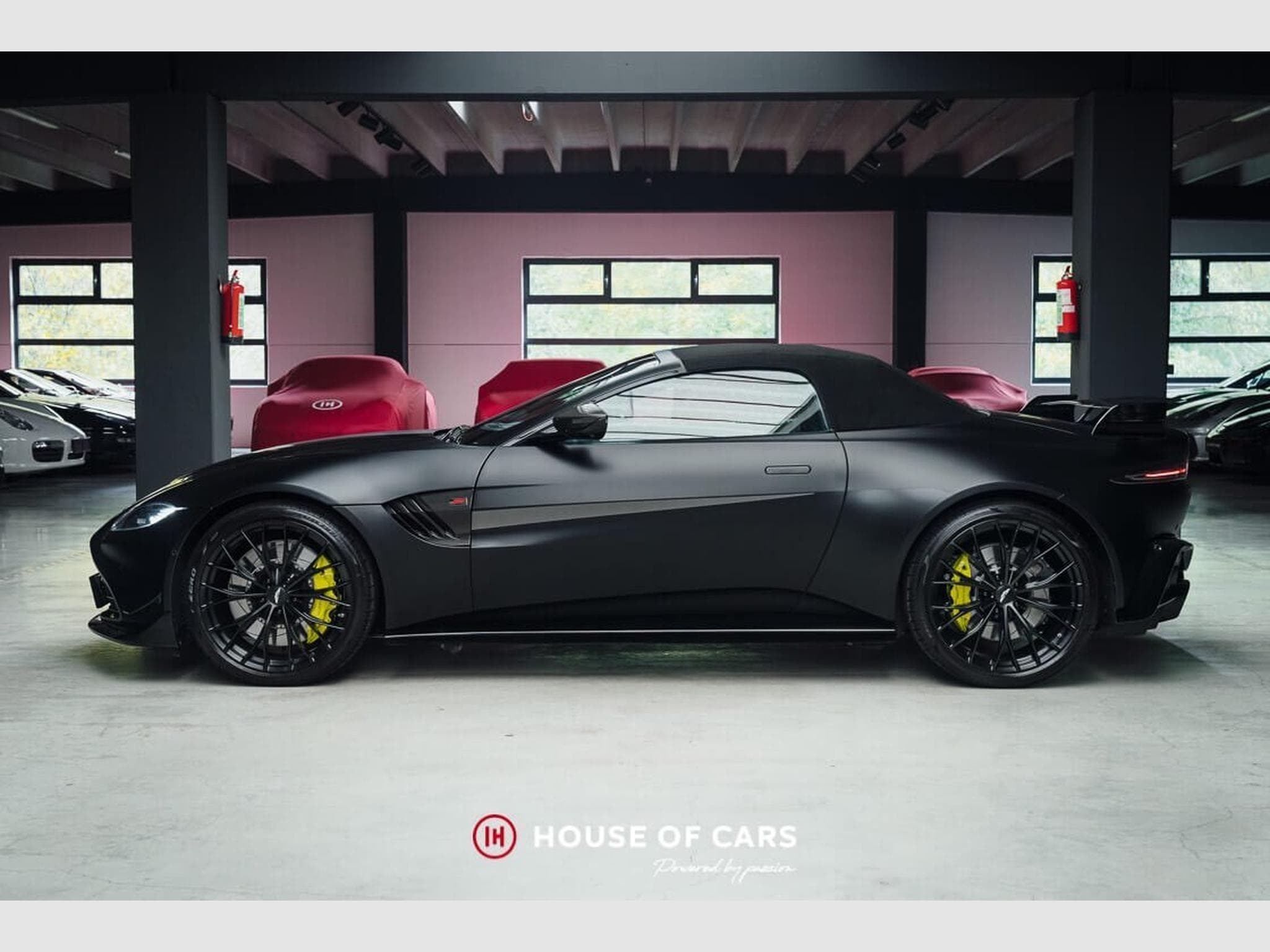 Aston-Martin V8 Vantage ROADSTER F1 EDITION 1 OF 132EX* (2022) - Photo 10