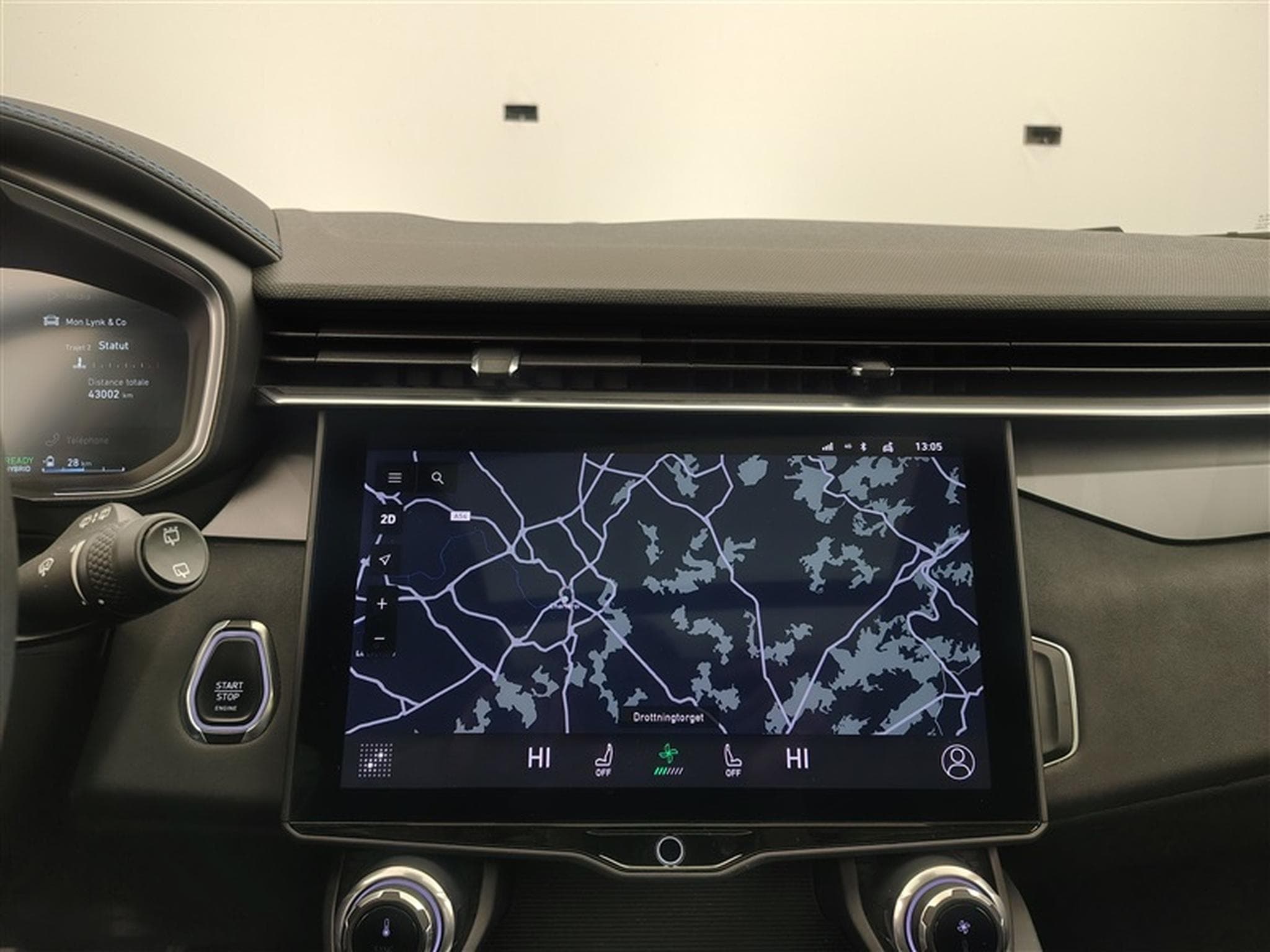 Lynk & Co 01 PHEV 1.5 Turbo 360°/CARPLAY/PANO (2023) - Photo 11