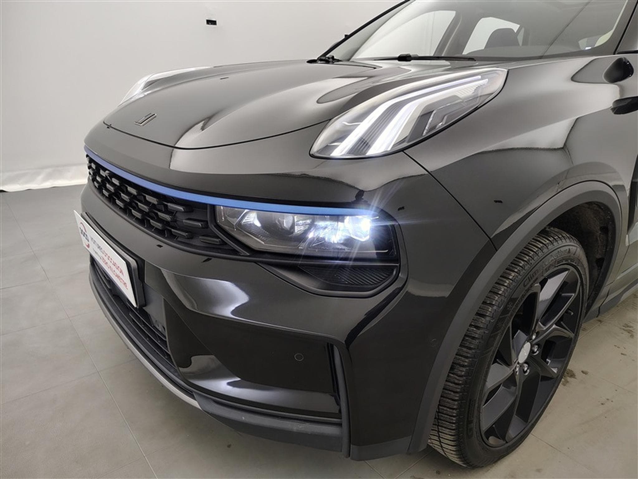 Lynk & Co 01 PHEV 1.5 Turbo 360°/CARPLAY/PANO (2023) - Photo 15