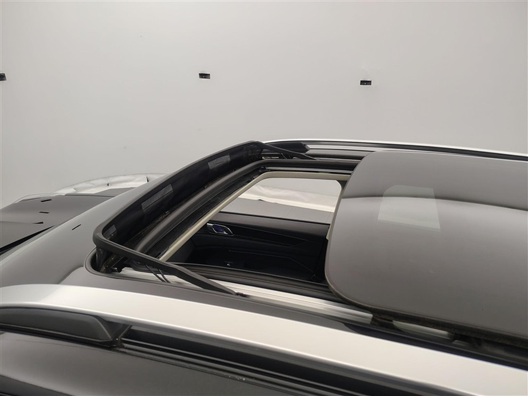 Lynk & Co 01 PHEV 1.5 Turbo 360°/CARPLAY/PANO (2023) - Photo 19