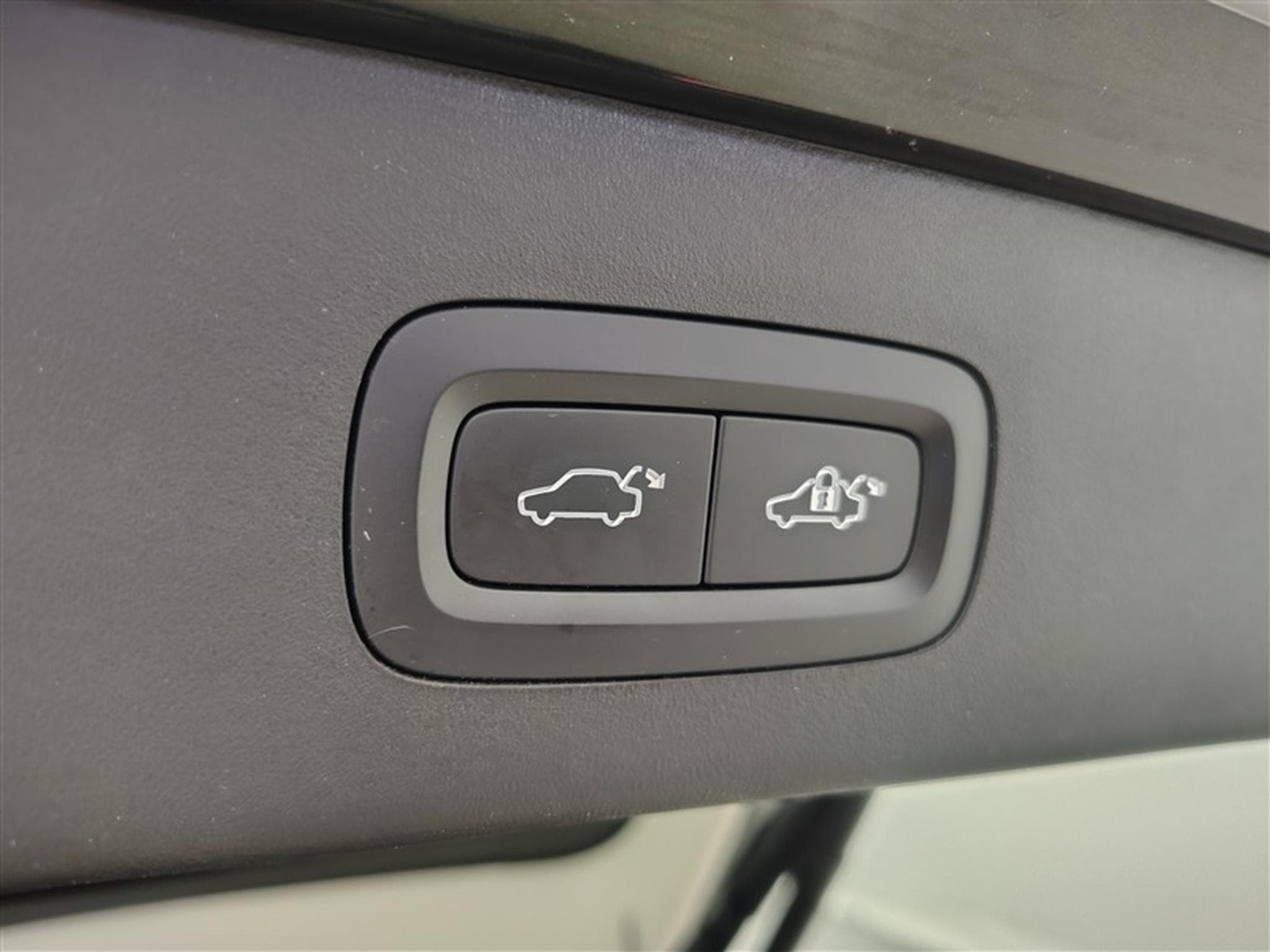 Lynk & Co 01 PHEV 1.5 Turbo 360°/CARPLAY/PANO (2023) - Photo 20