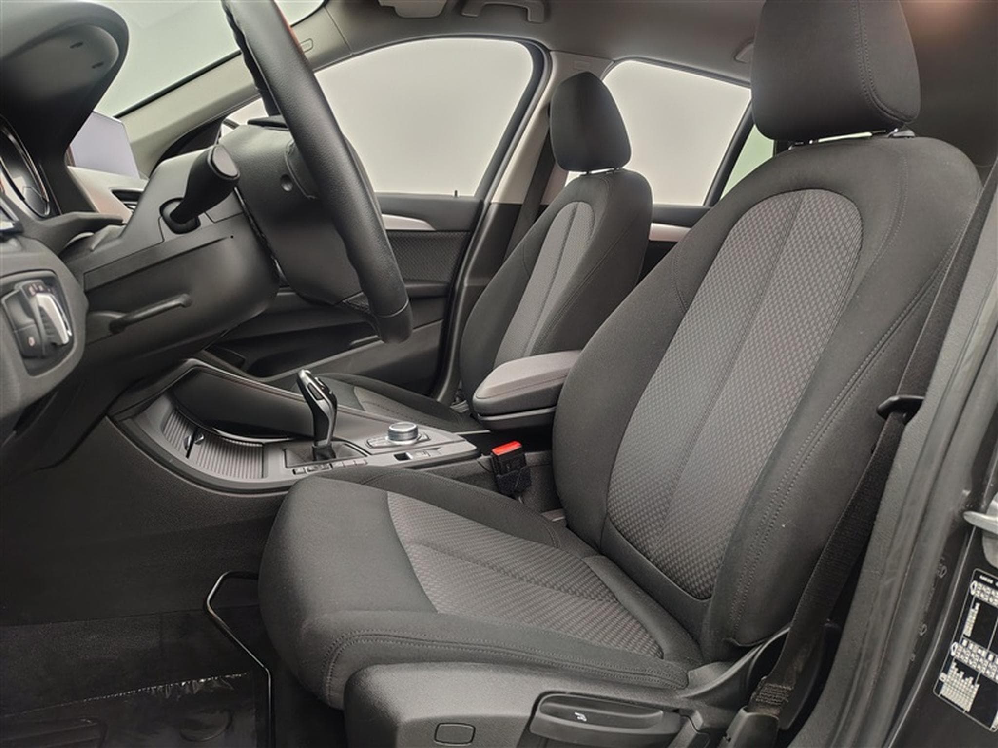BMW X1 1.5iA sDrive18 Navi / PDC av+ar (2021) - Photo 7