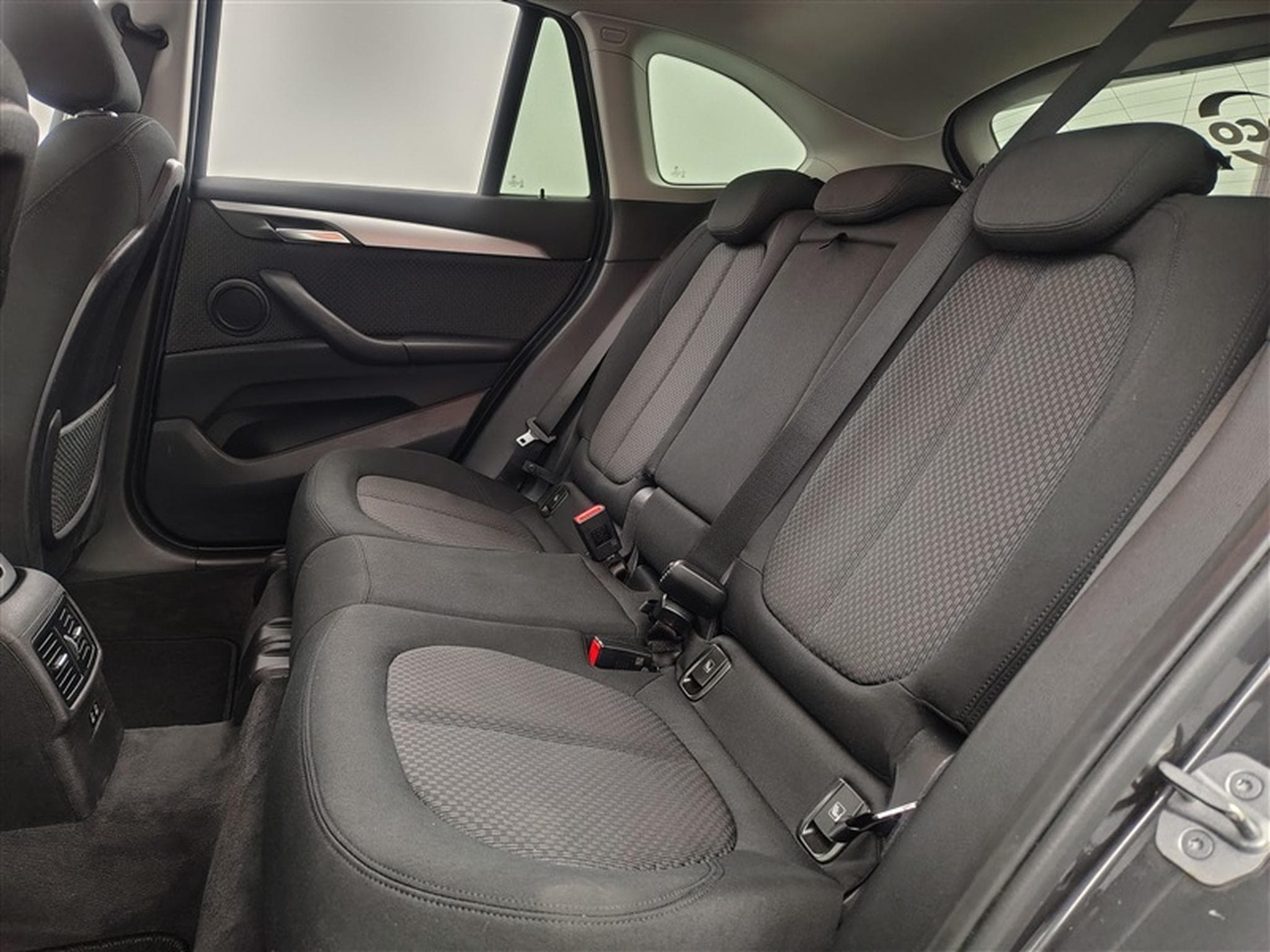 BMW X1 1.5iA sDrive18 Navi / PDC av+ar (2021) - Photo 13